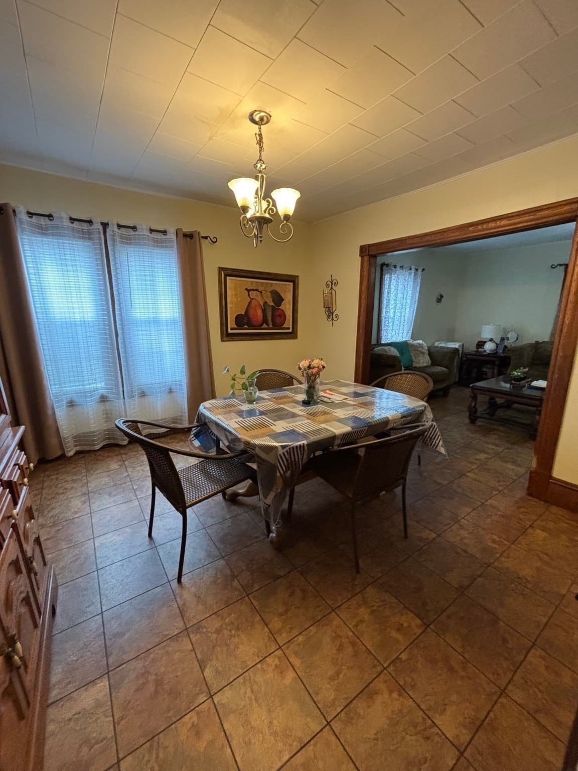 Single Family Residence at 27 Border St, Springfield MA 01104, photo 12 of 26