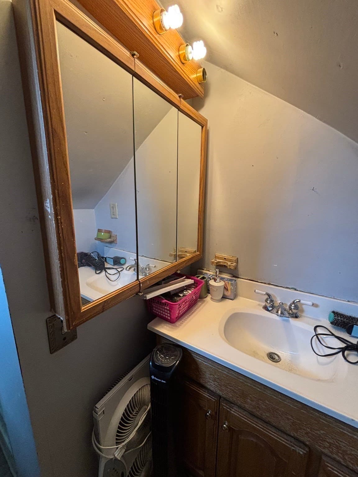 Single Family Residence at 27 Border St, Springfield MA 01104, photo 19 of 26
