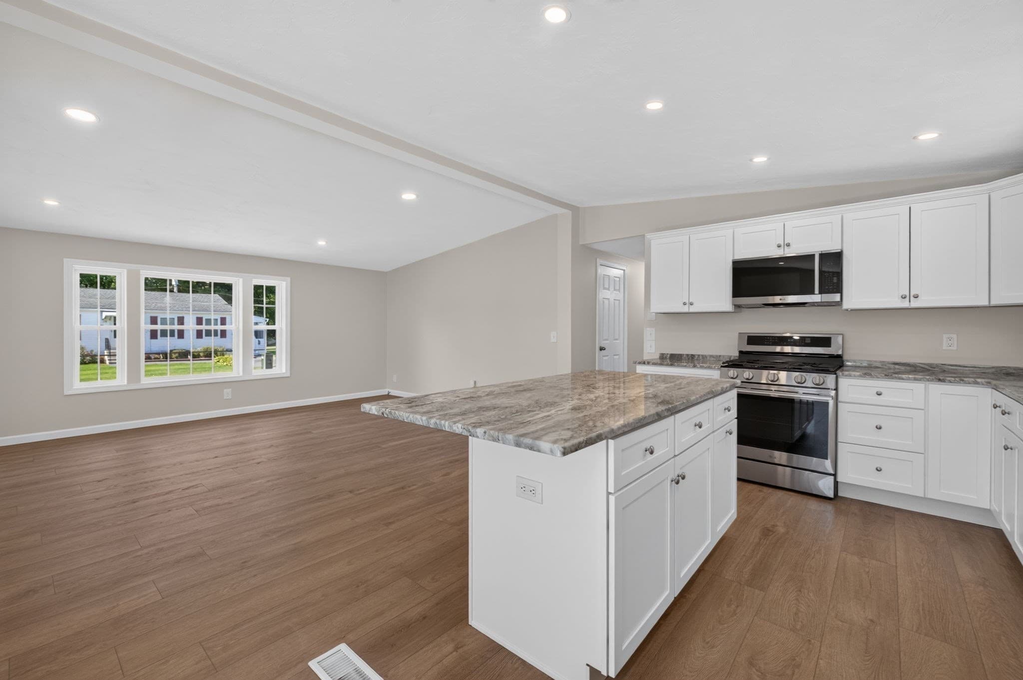 Mobile Home at 14 Amber Way, Raynham MA 02767, Raynham, photo 11 of 34