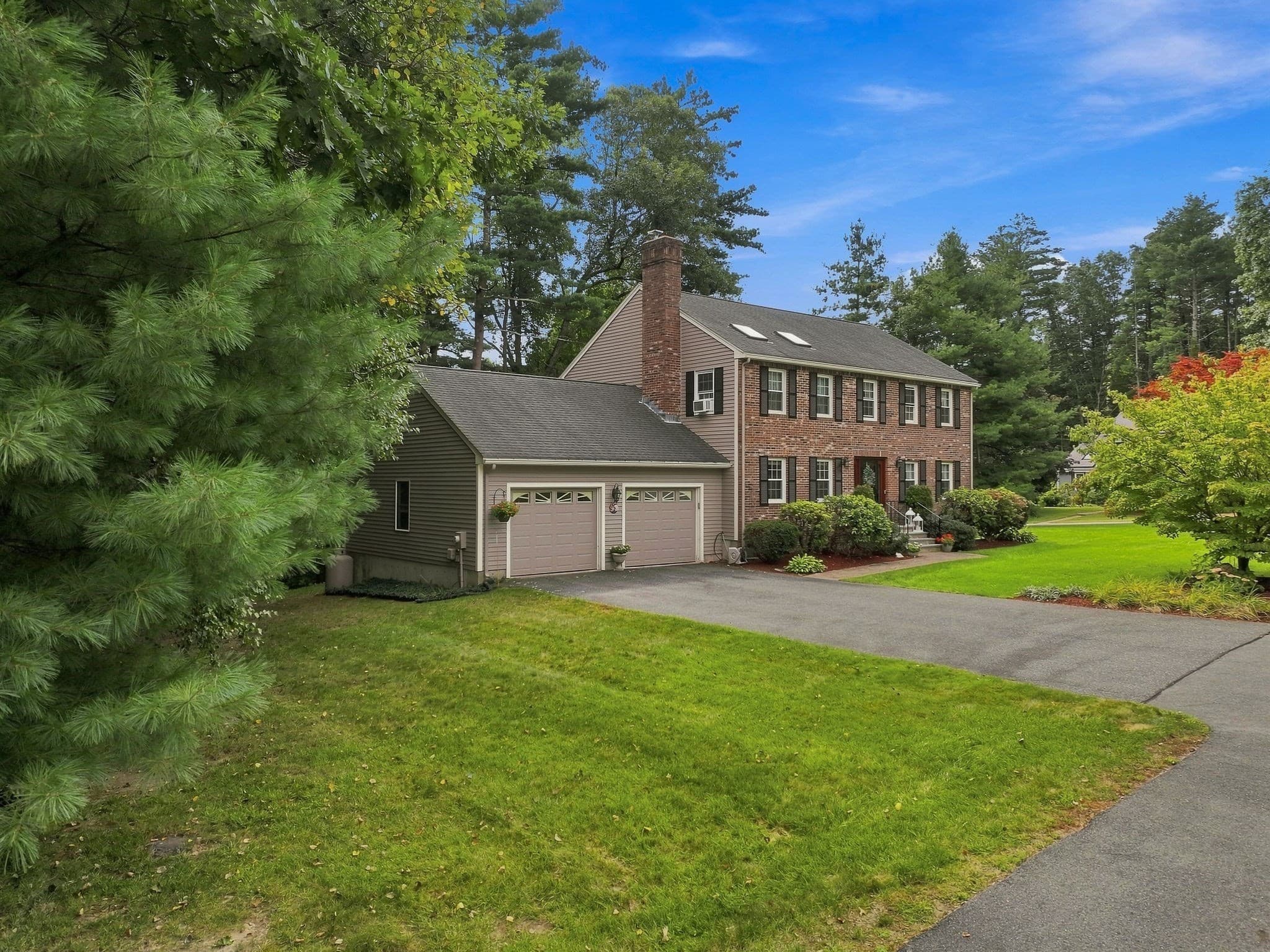 Single Family Residence at 7 Doucette Dr, Marlborough MA 01752, Marlborough, photo 2 of 38