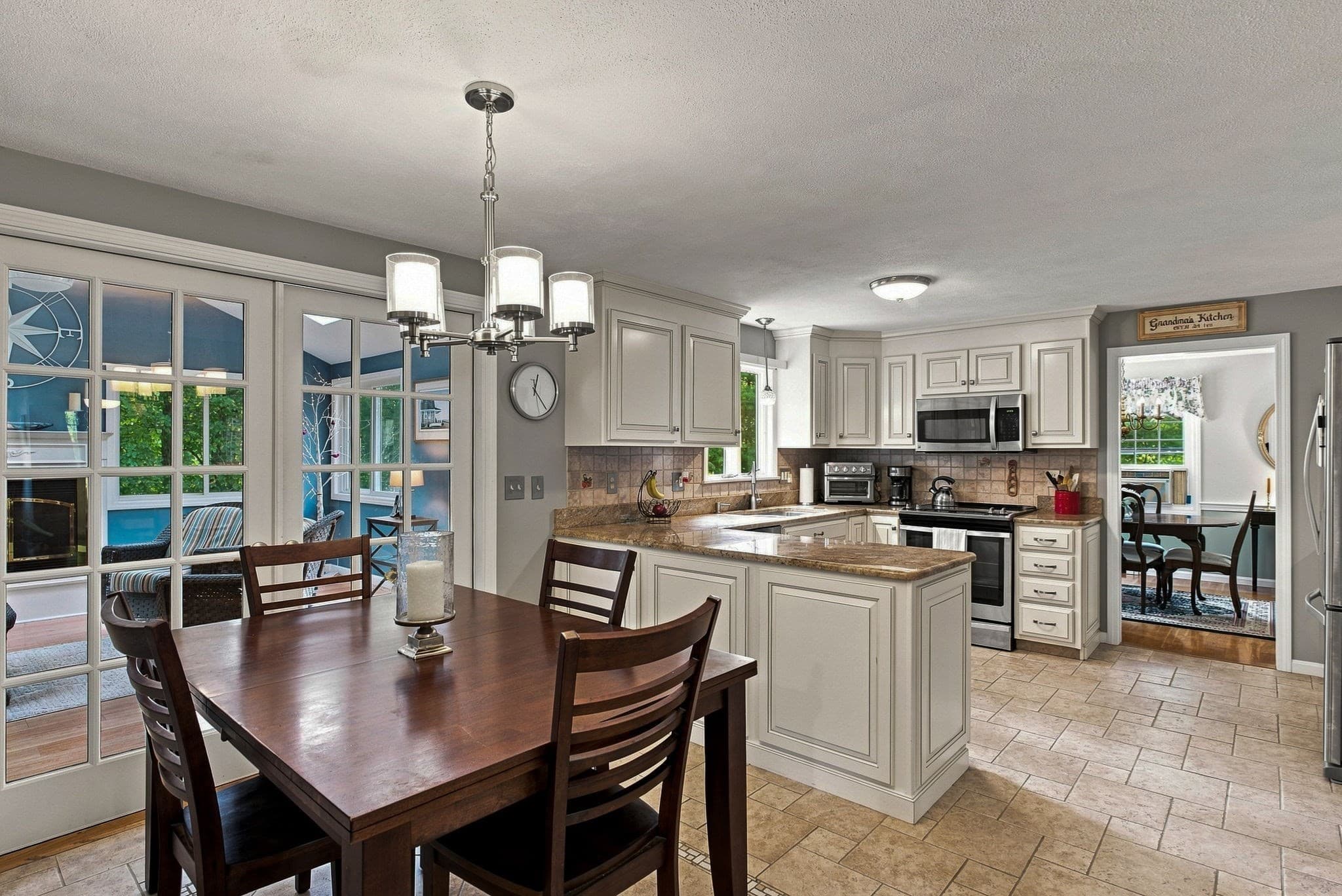 Single Family Residence at 7 Doucette Dr, Marlborough MA 01752, Marlborough, photo 6 of 38
