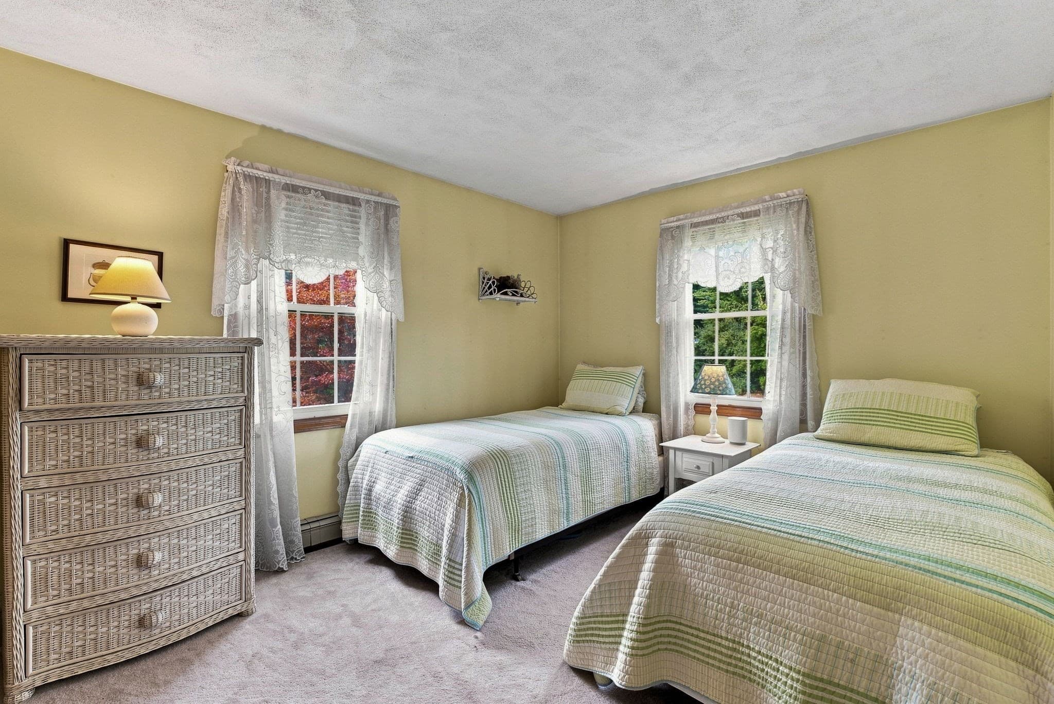Single Family Residence at 7 Doucette Dr, Marlborough MA 01752, Marlborough, photo 25 of 38