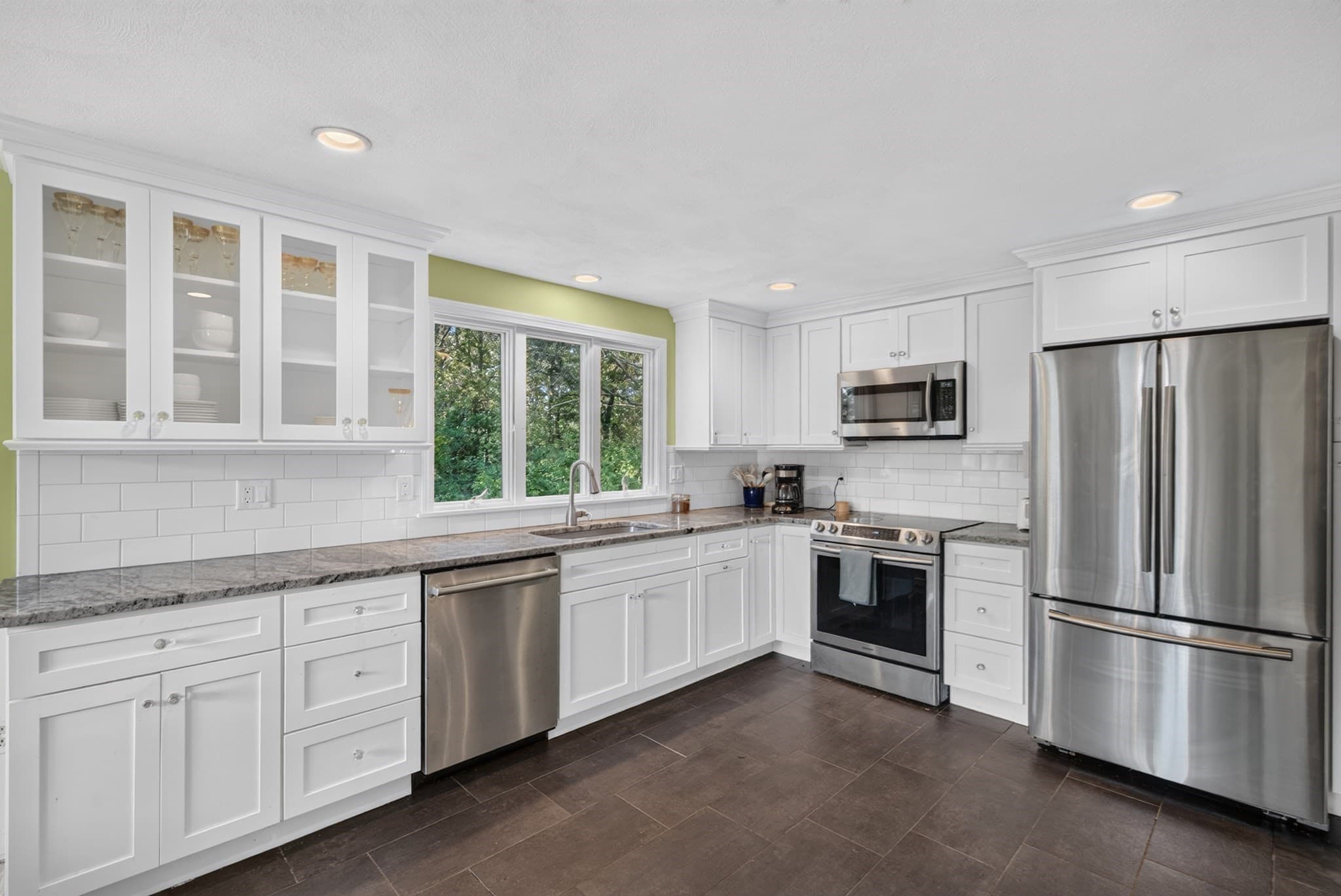 Single Family Residence at 40 High Pine Dr, Plymouth MA 02360, Plymouth, photo 2 of 29