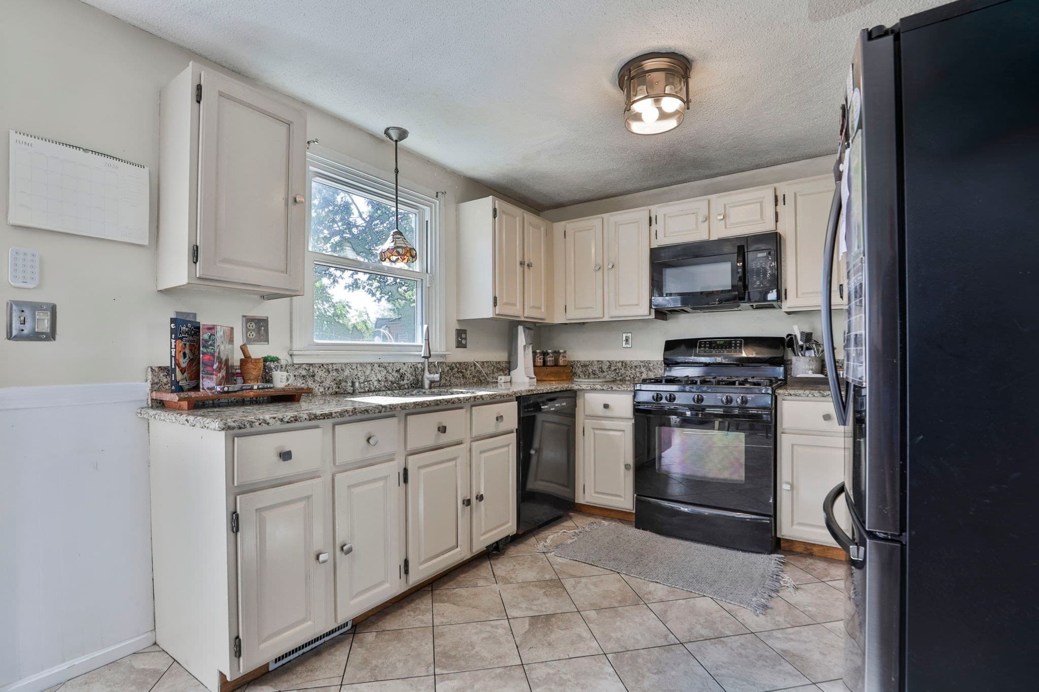Single Family Residence at 720 Hypine Rd, Dracut MA 01826, Dracut, photo 3 of 21