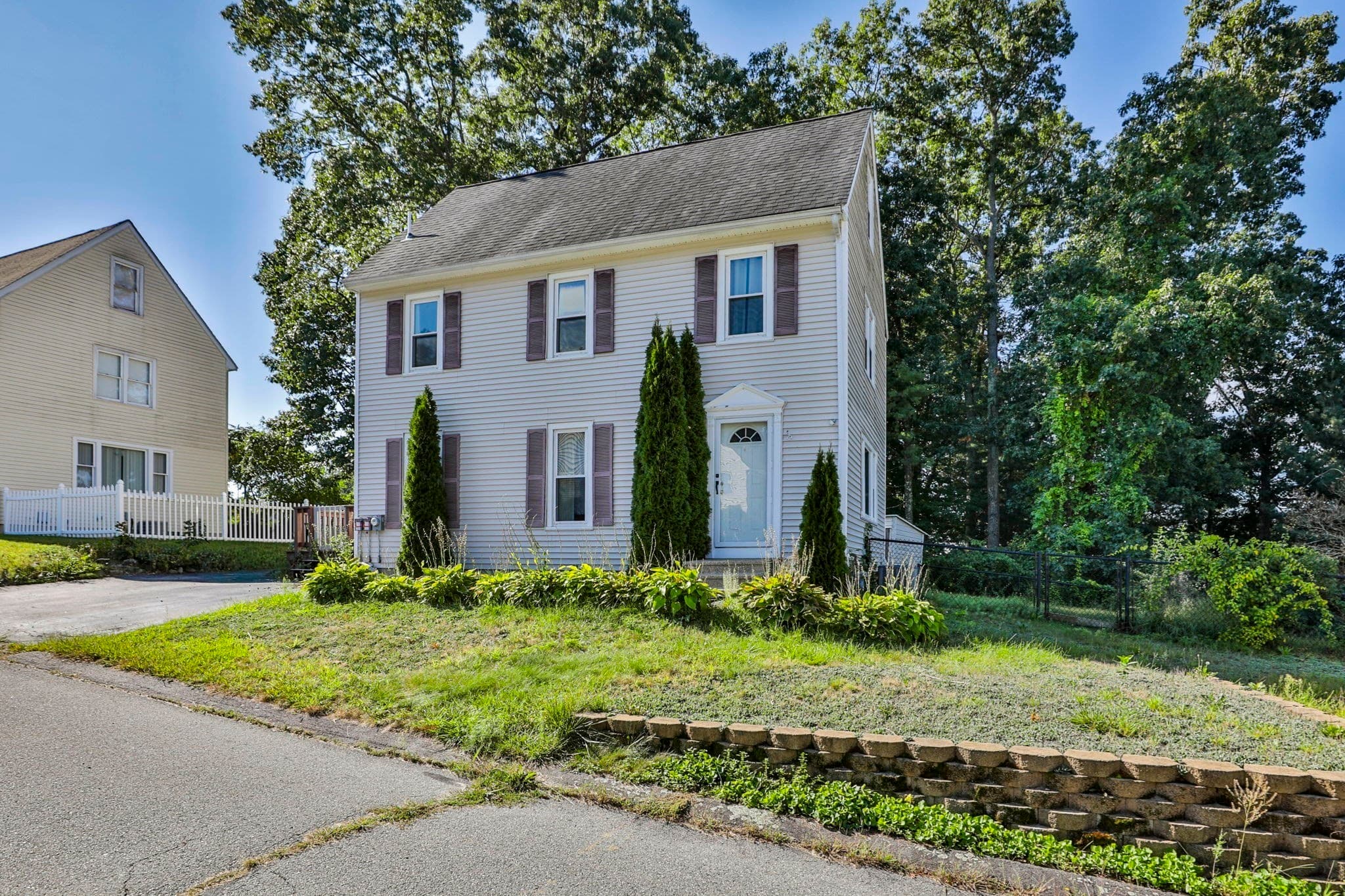 720 Hypine Rd, Dracut MA 01826
