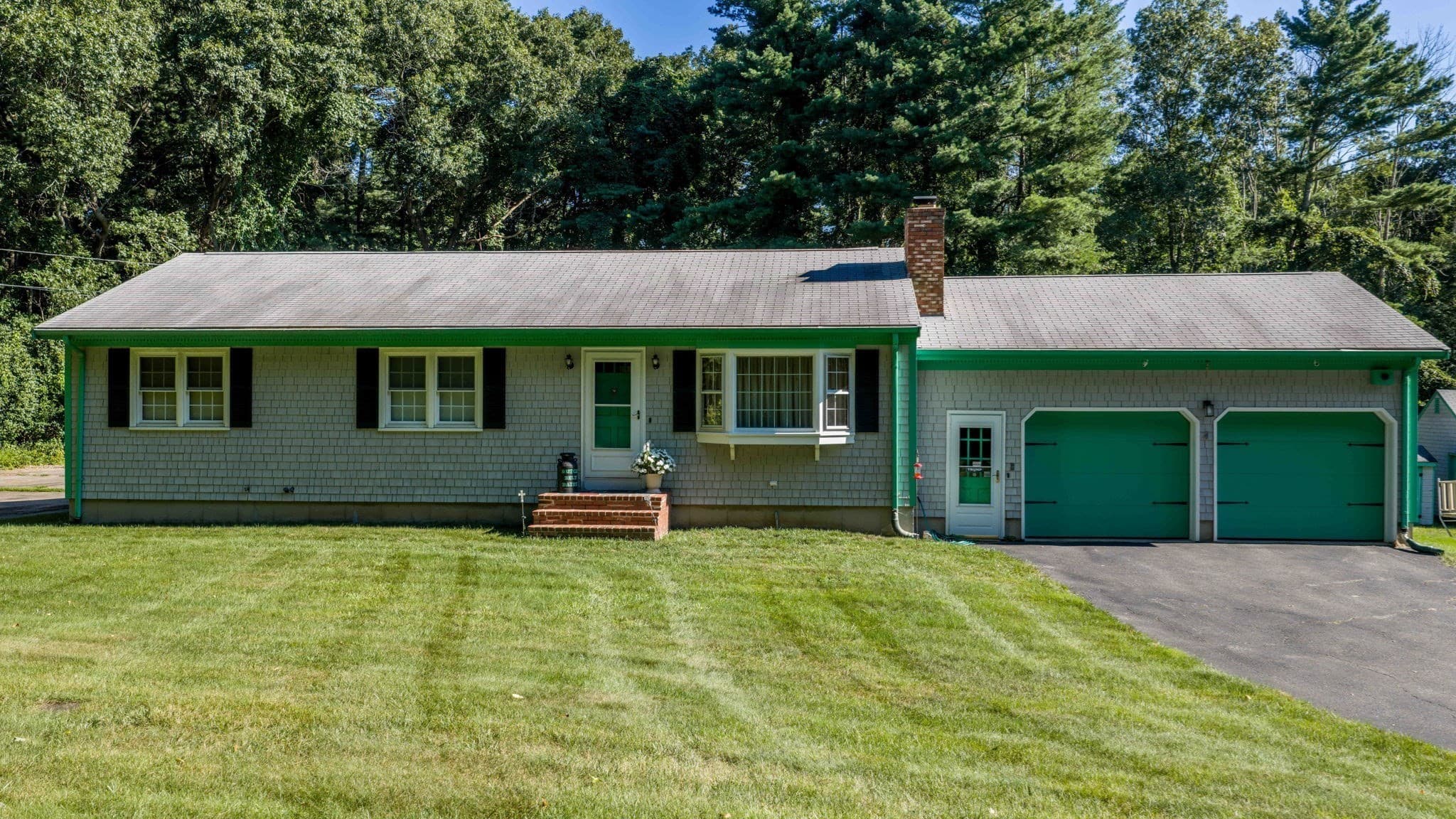 1541 N Hixville Rd, Dartmouth MA 02747