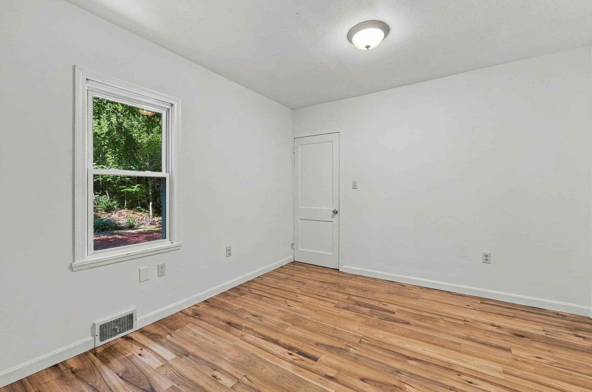 Single Family Residence at 181 Parker Rd, Lancaster MA 01523, Lancaster, photo 13 of 39