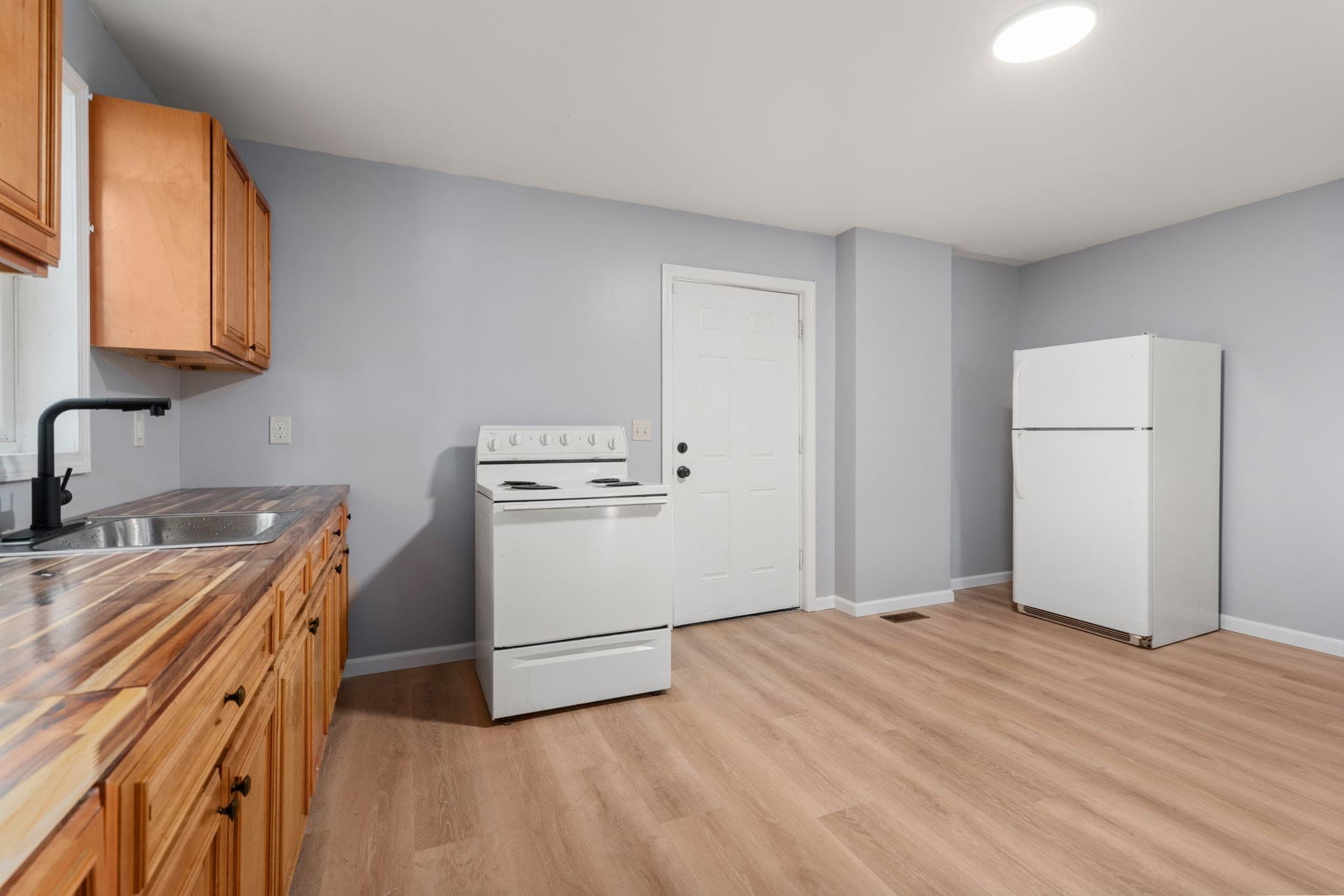 2 Family - 2 Units Side by Side at 28 Dawes St, Springfield MA 01109, Springfield, photo 23 of 42