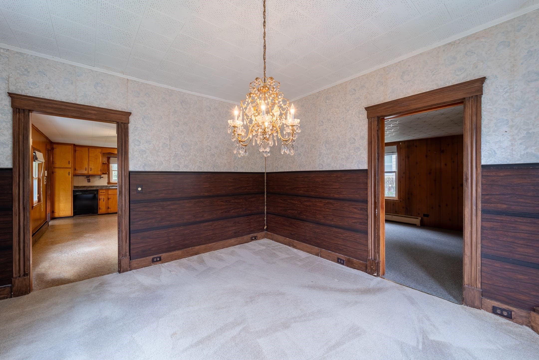 Single Family Residence at 1 Beckman St, Worcester MA 01607, Worcester, photo 9 of 42