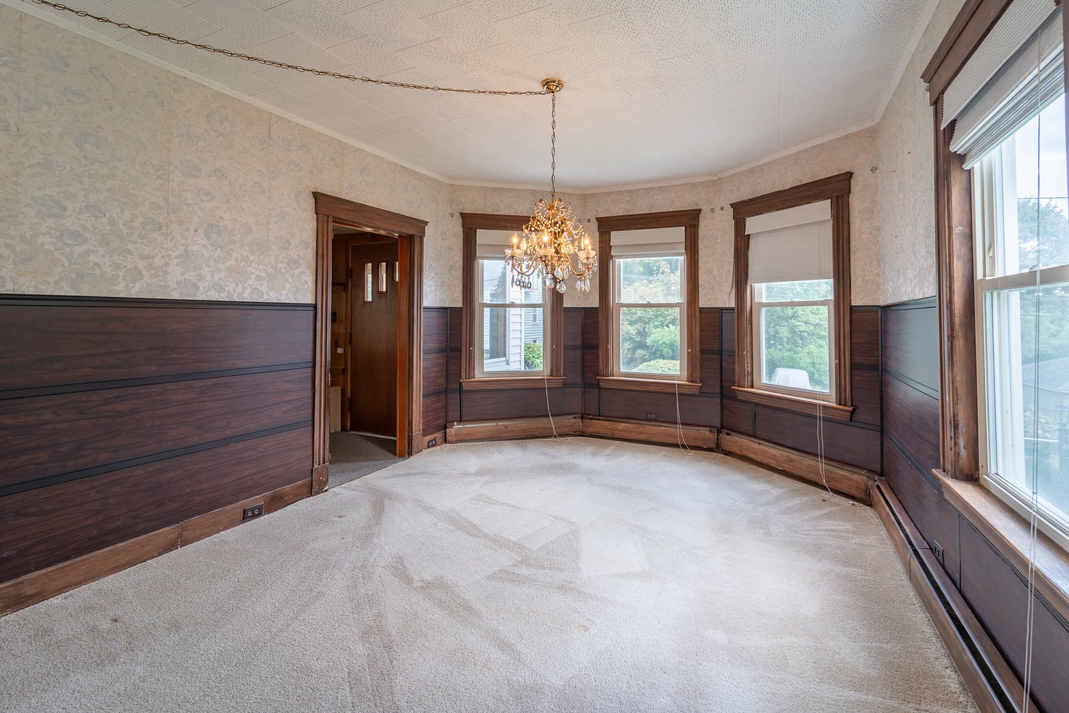 Single Family Residence at 1 Beckman St, Worcester MA 01607, Worcester, photo 8 of 42