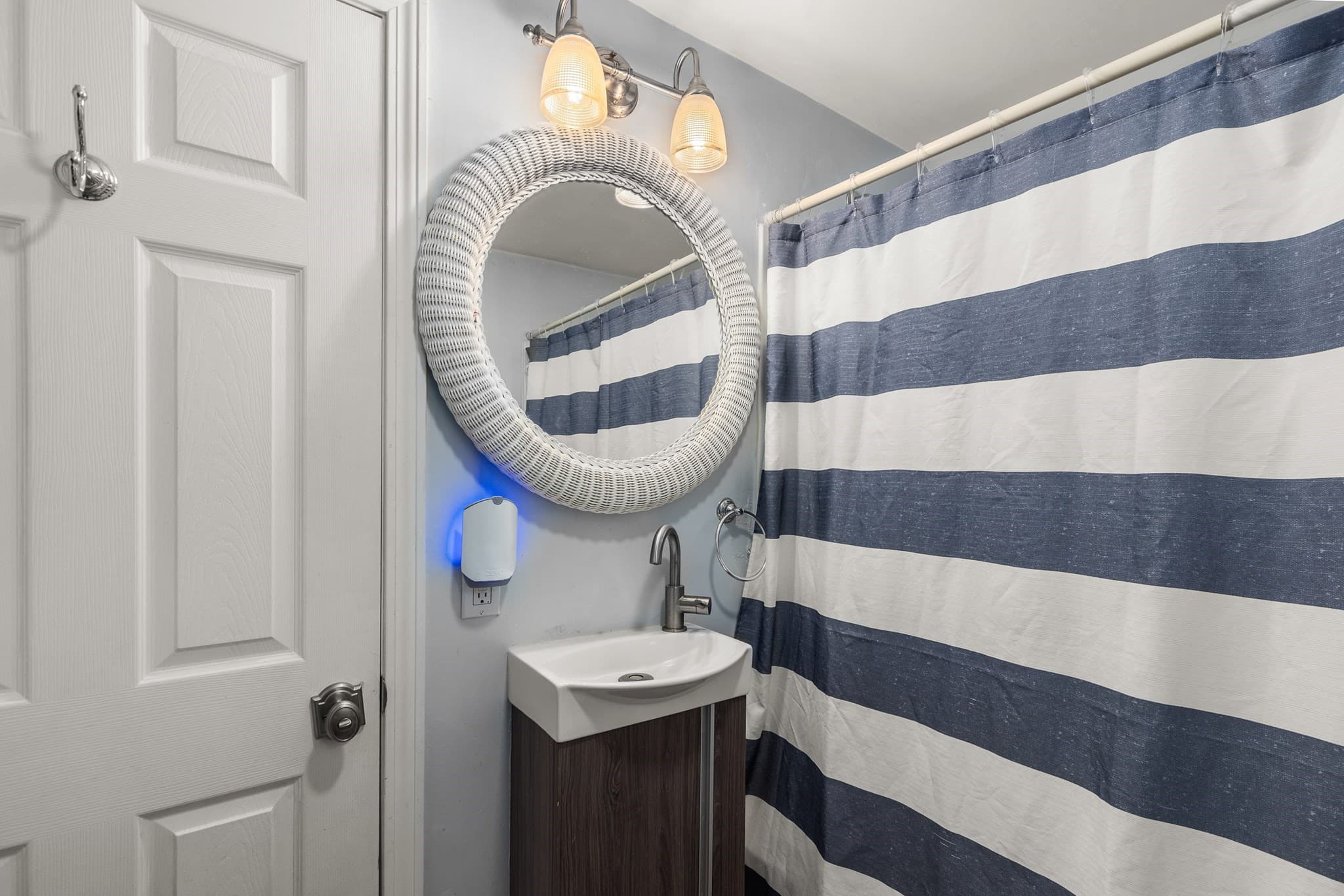 Condominium at 405-R Walnut Street # 405R, Stoughton MA 02072, Stoughton, photo 12 of 18