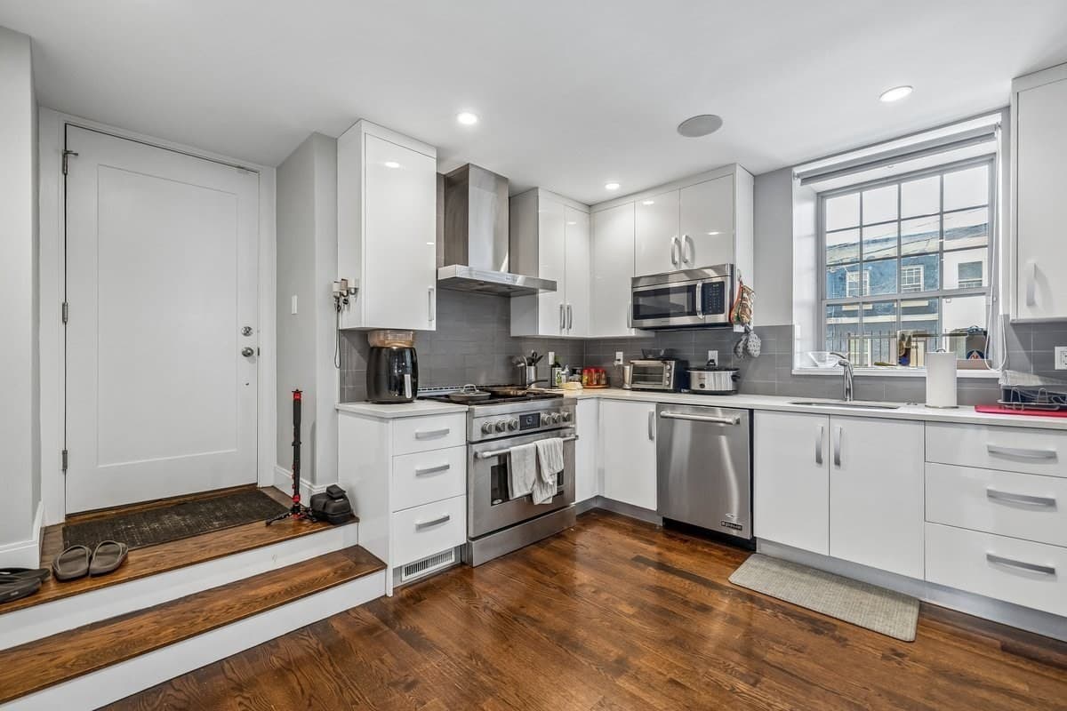 Condominium at 225 Dorchester Street # 27, Boston MA 02127, Boston, photo 2 of 18