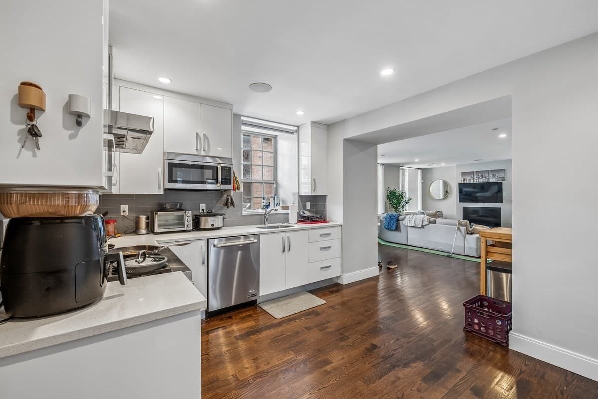 Condominium at 225 Dorchester Street # 27, Boston MA 02127, Boston, photo 3 of 18