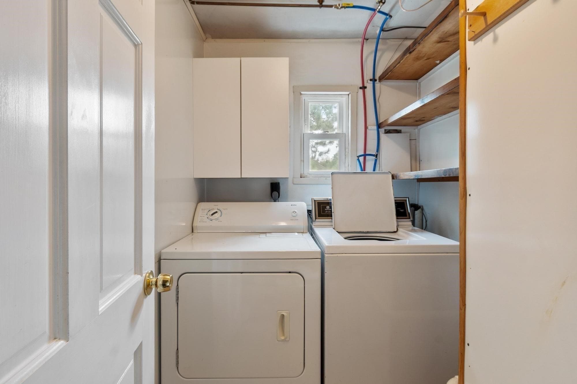 Single Family Residence at 4 Algonquin Rd, Chelmsford MA 01824, photo 13 of 31
