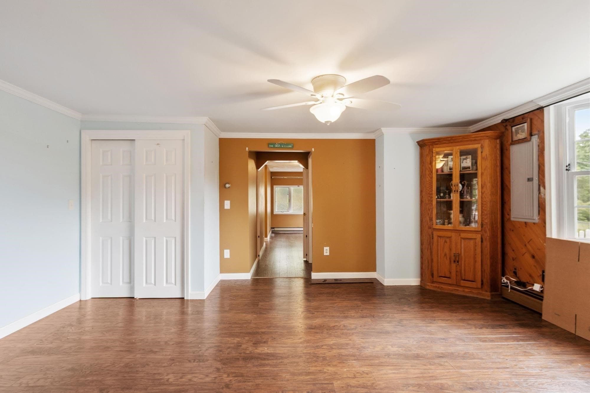 Single Family Residence at 4 Algonquin Rd, Chelmsford MA 01824, photo 12 of 31