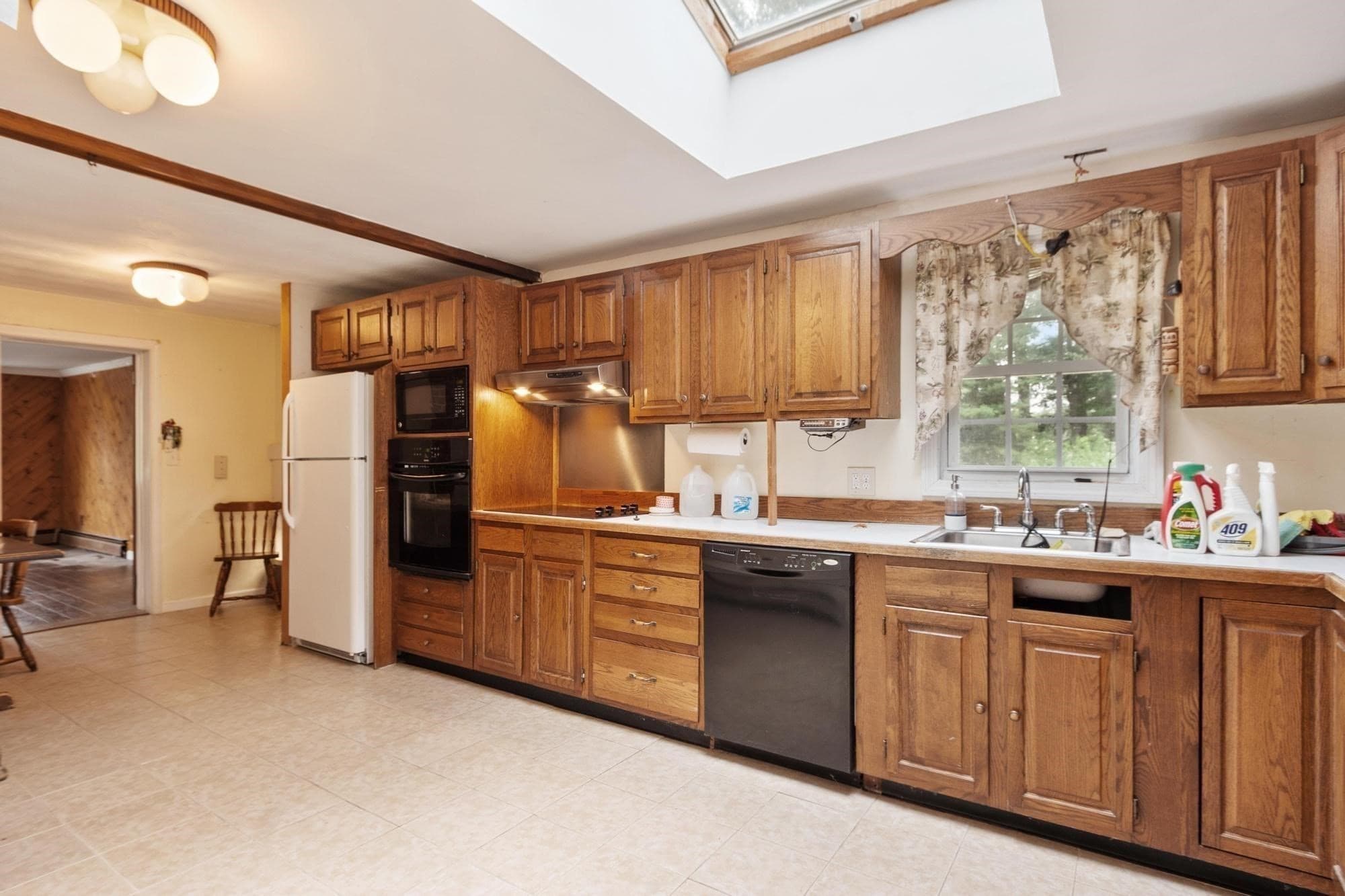 Single Family Residence at 4 Algonquin Rd, Chelmsford MA 01824, photo 18 of 31