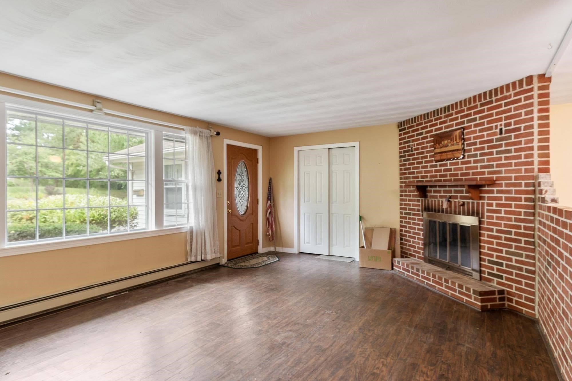 Single Family Residence at 4 Algonquin Rd, Chelmsford MA 01824, photo 19 of 31