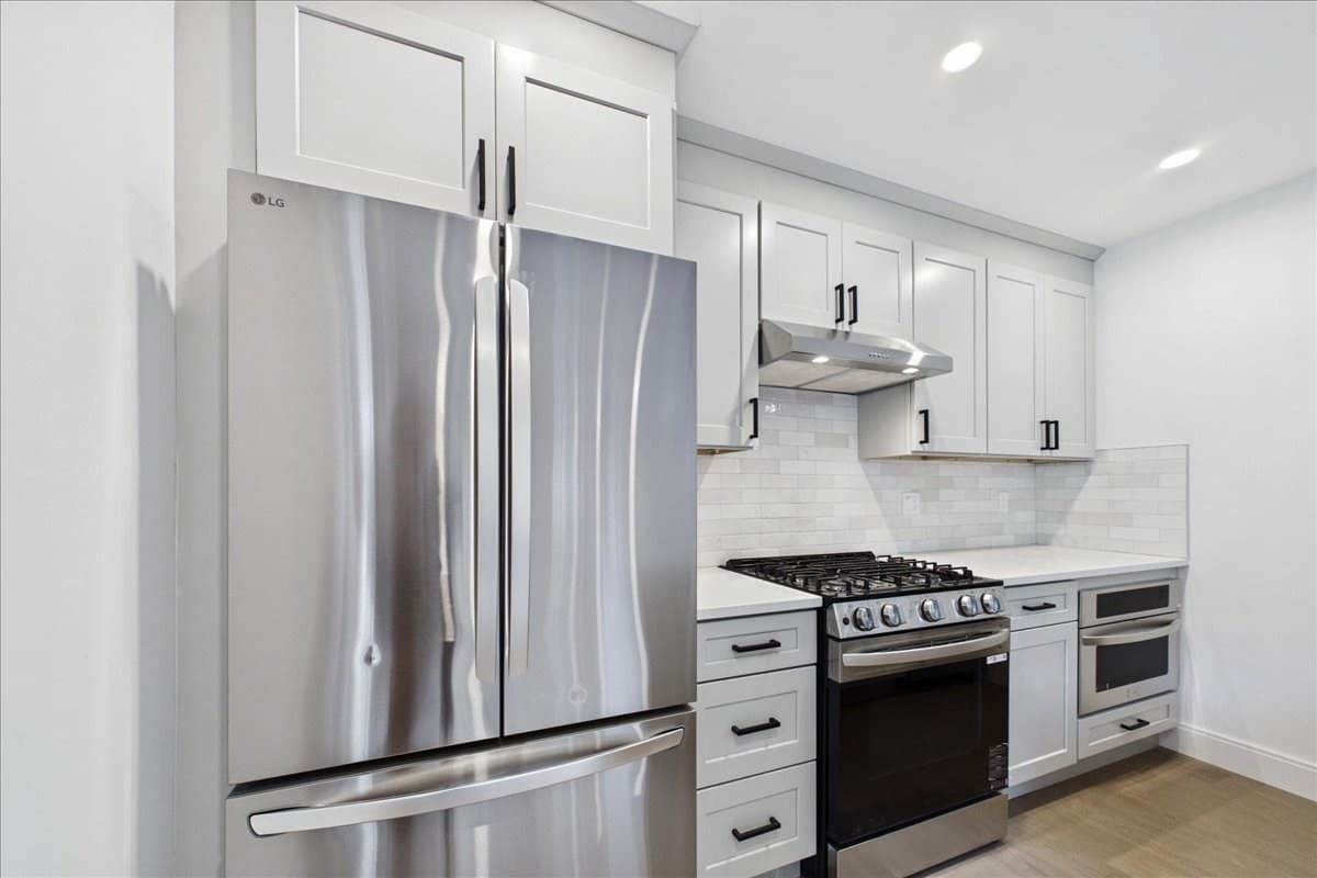 Condominium at 305 Chestnut Ave # 3, Boston MA 02130, photo 9 of 33