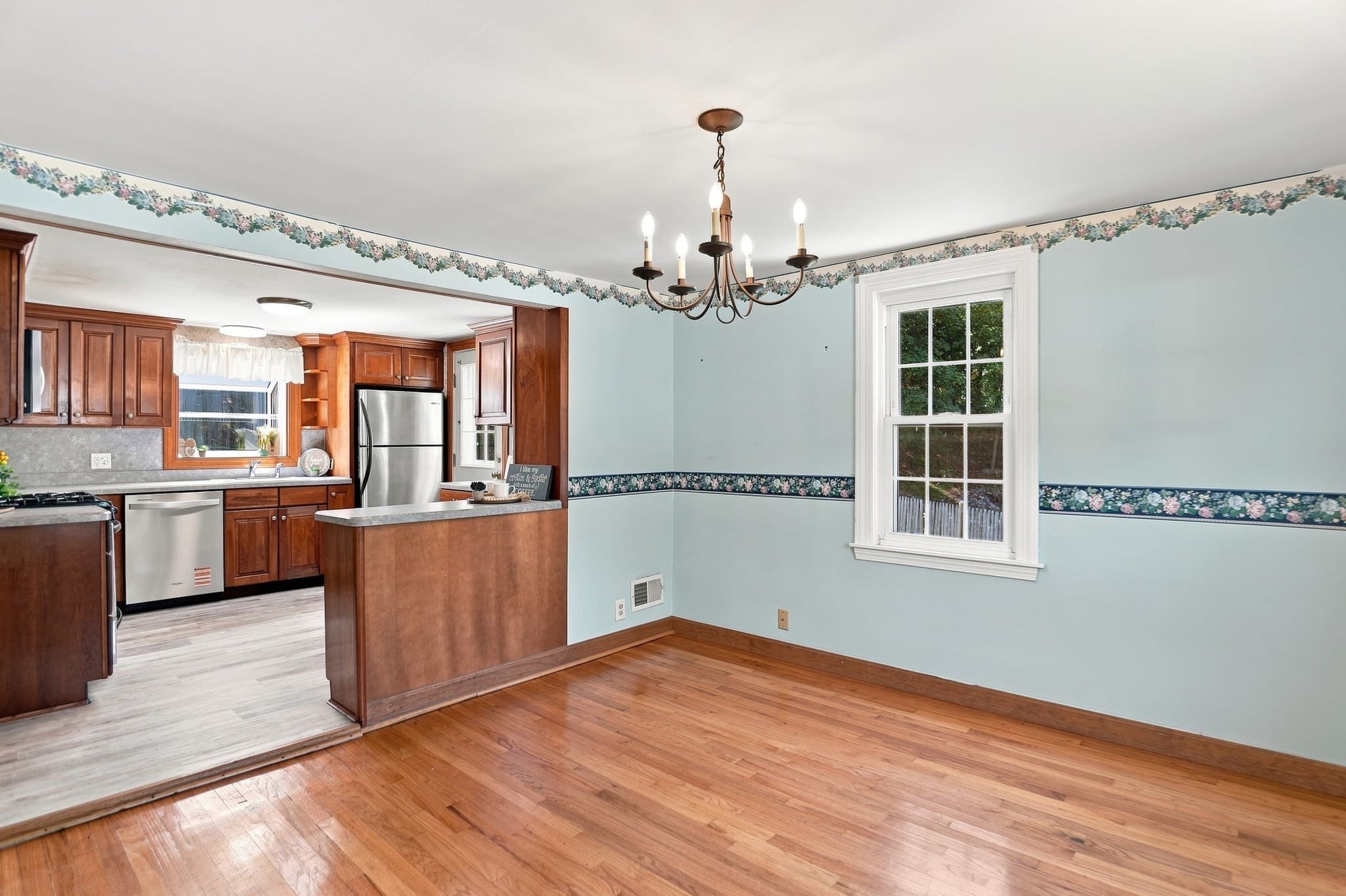 Single Family Residence at 23 Mayflower Road, Woburn MA 01801, Woburn, photo 12 of 42