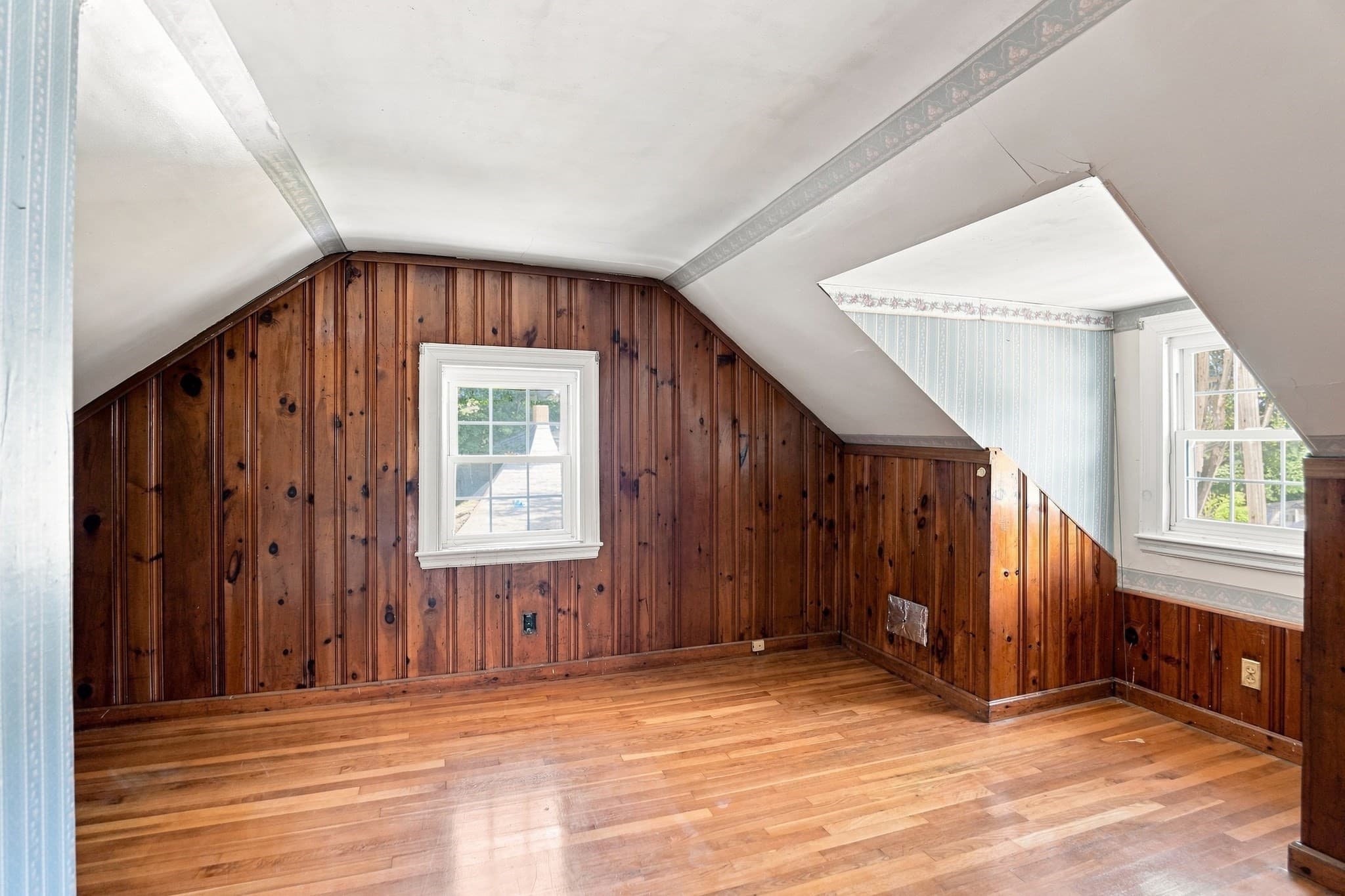 Single Family Residence at 23 Mayflower Road, Woburn MA 01801, Woburn, photo 24 of 42