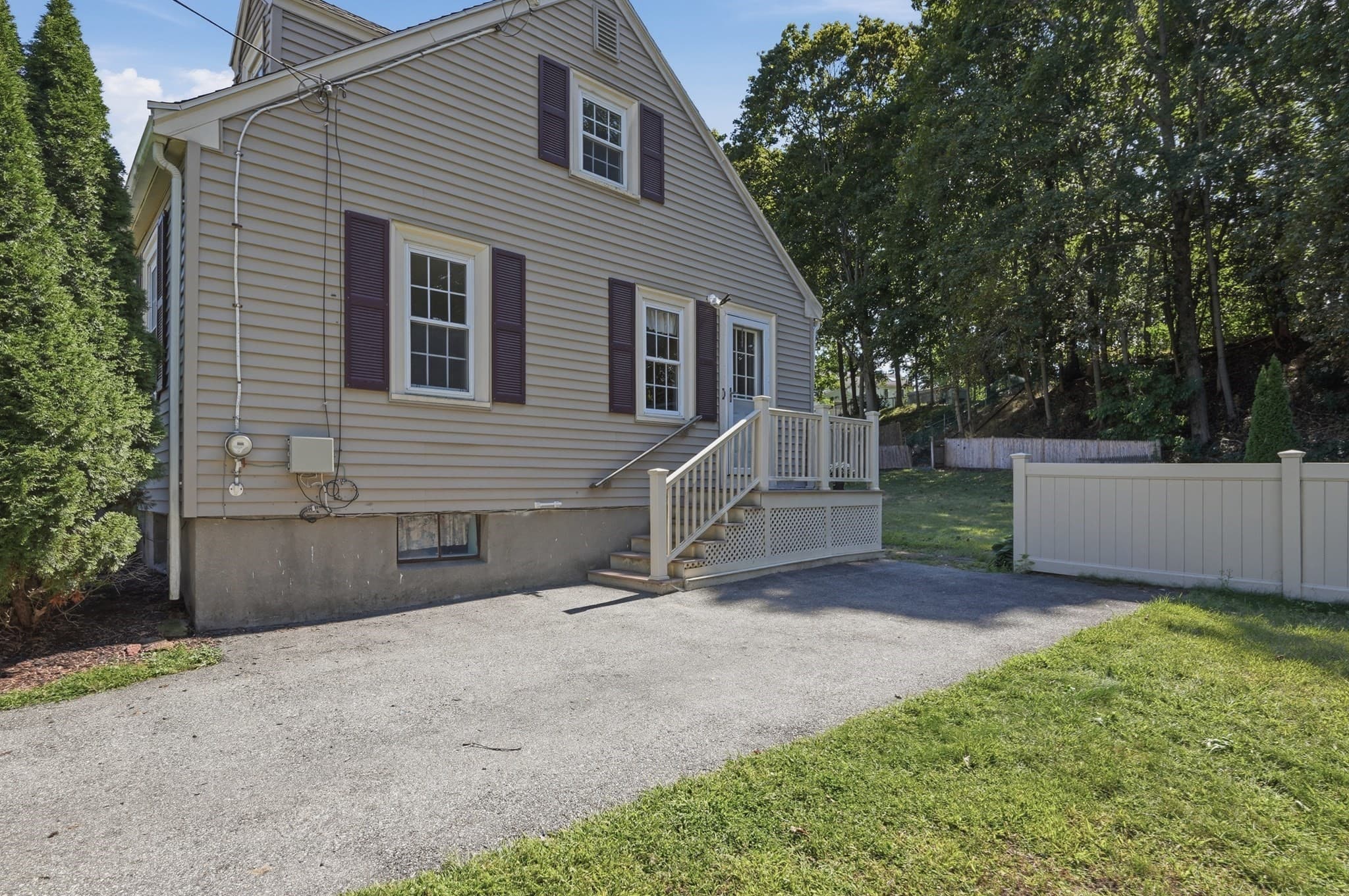 Single Family Residence at 23 Mayflower Road, Woburn MA 01801, Woburn, photo 41 of 42