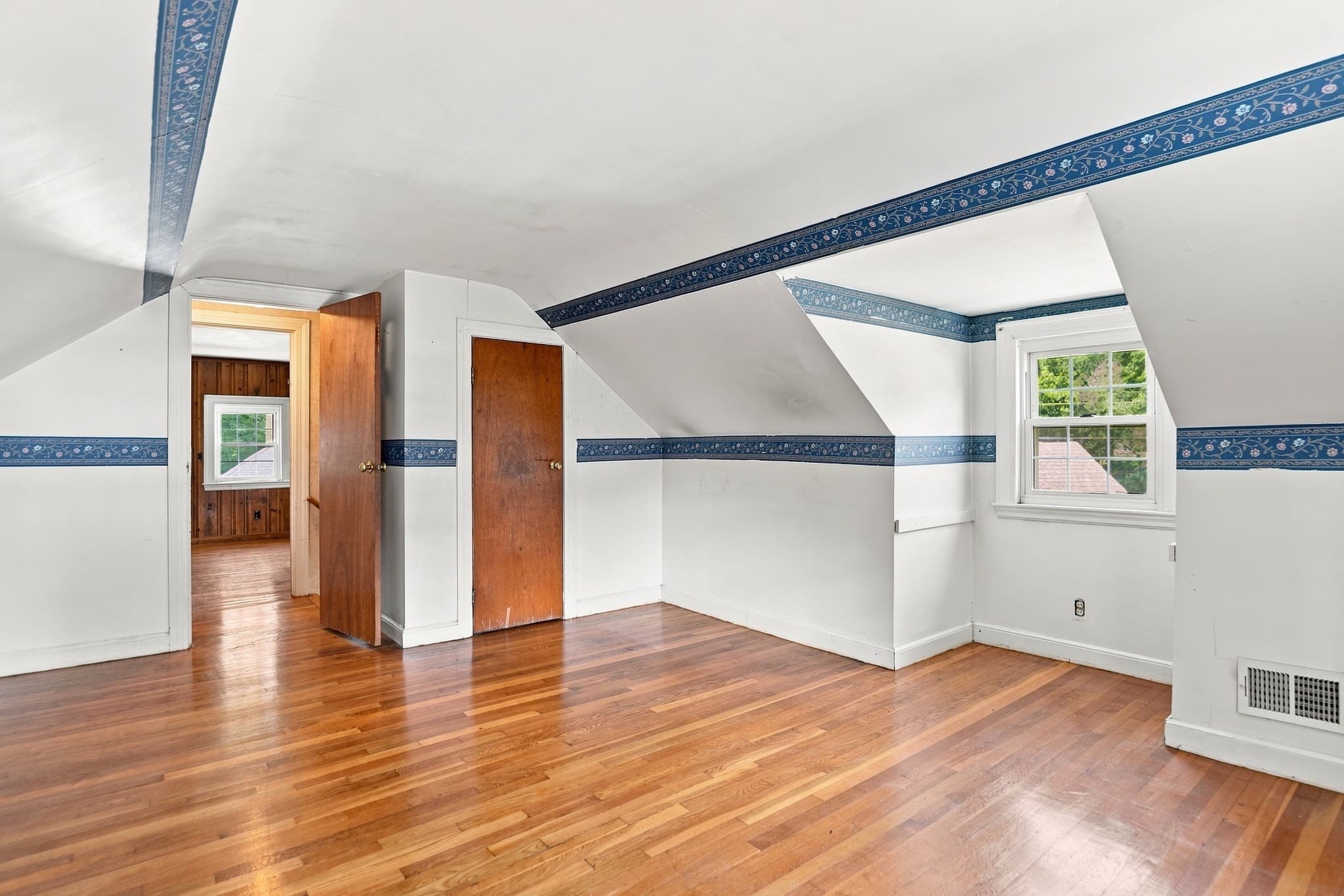 Single Family Residence at 23 Mayflower Road, Woburn MA 01801, Woburn, photo 21 of 42