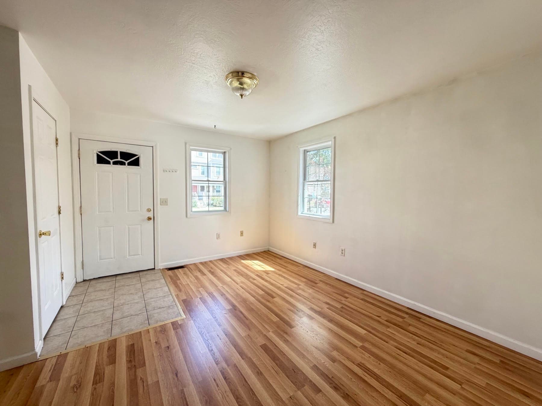 Duplex at 52-54 Reed St, Springfield MA 01109, Springfield, photo 3 of 21
