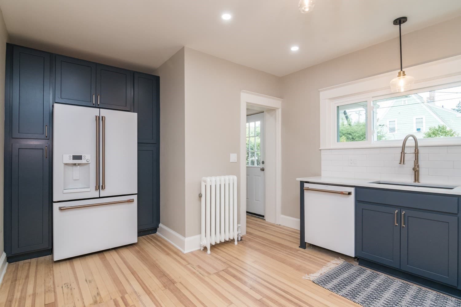 Single Family Residence at 41 Dartmouth St, Holyoke MA 01040, Holyoke, photo 17 of 42