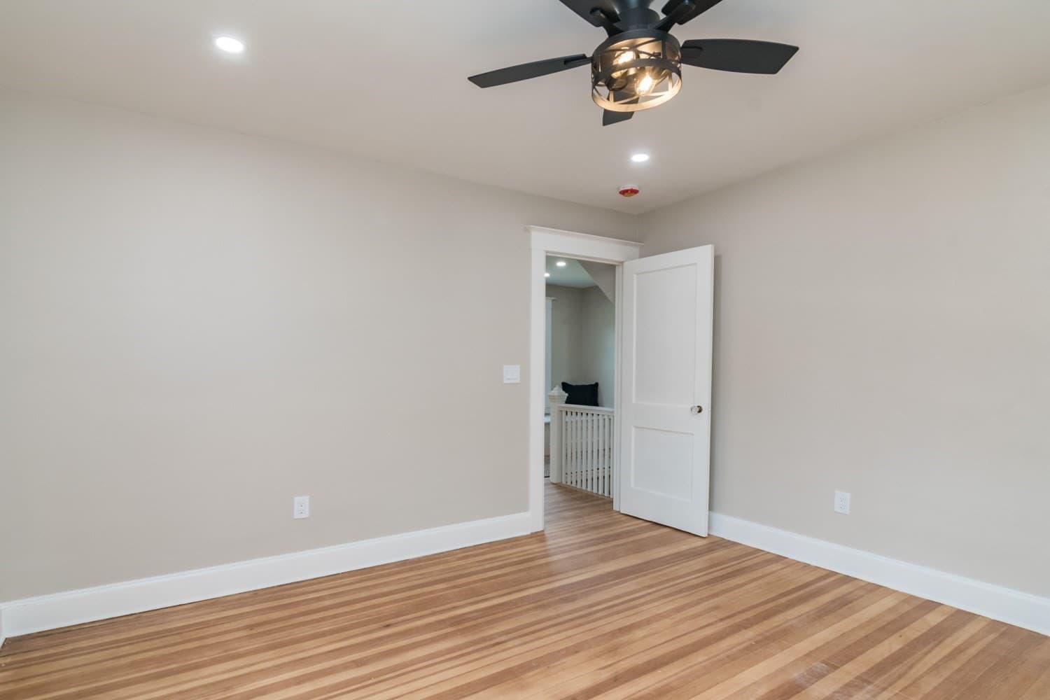 Single Family Residence at 41 Dartmouth St, Holyoke MA 01040, Holyoke, photo 34 of 42
