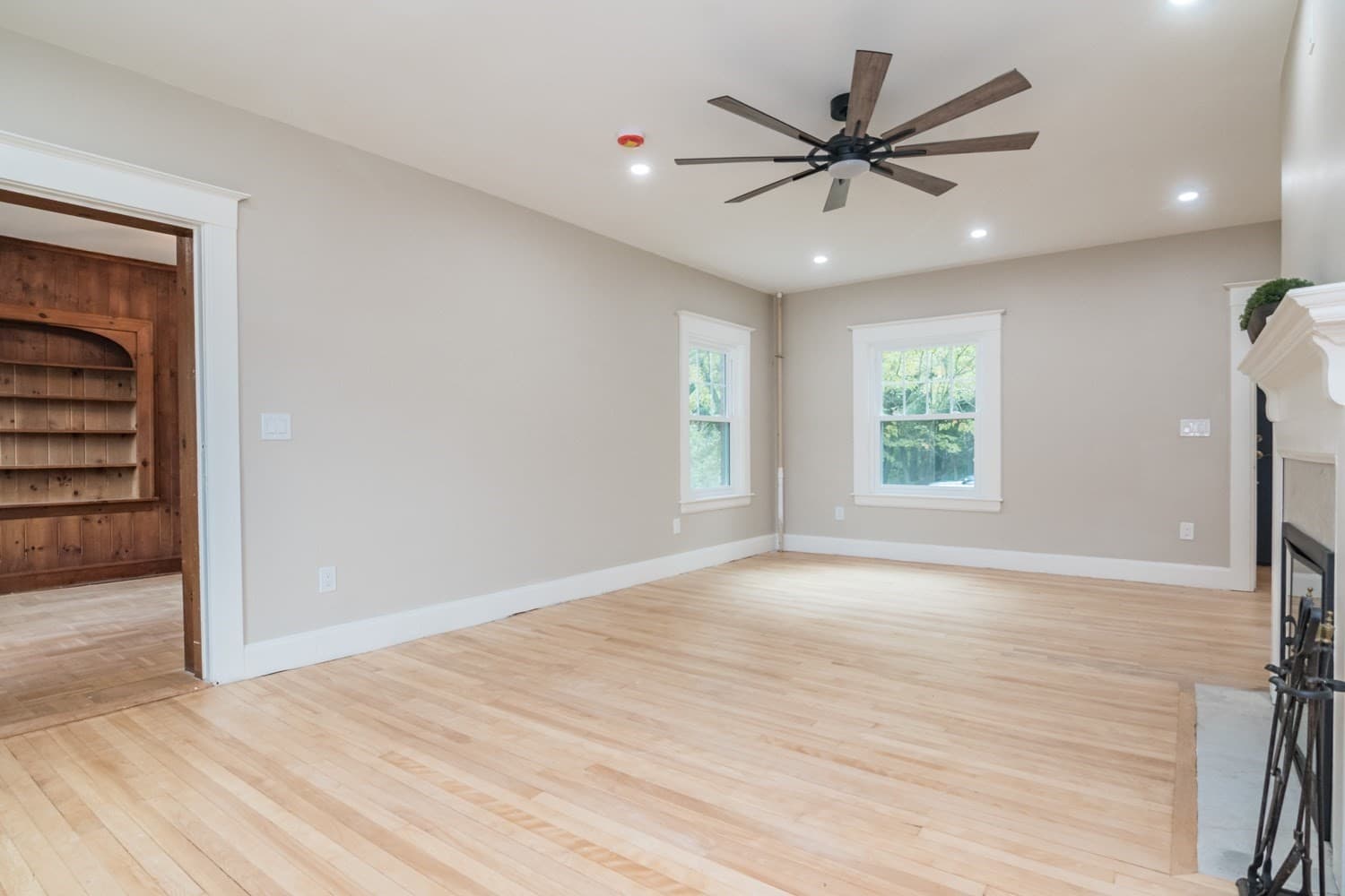 Single Family Residence at 41 Dartmouth St, Holyoke MA 01040, Holyoke, photo 10 of 42
