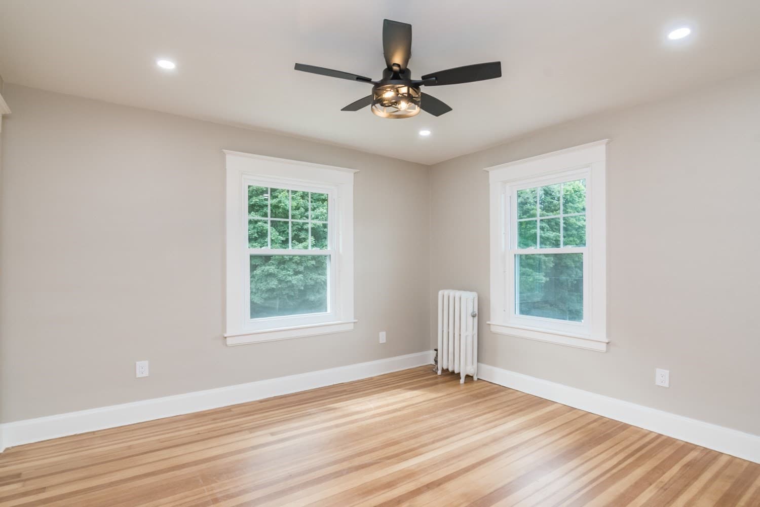 Single Family Residence at 41 Dartmouth St, Holyoke MA 01040, Holyoke, photo 33 of 42