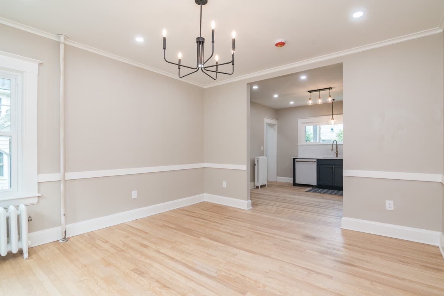 Single Family Residence at 41 Dartmouth St, Holyoke MA 01040, Holyoke, photo 14 of 42