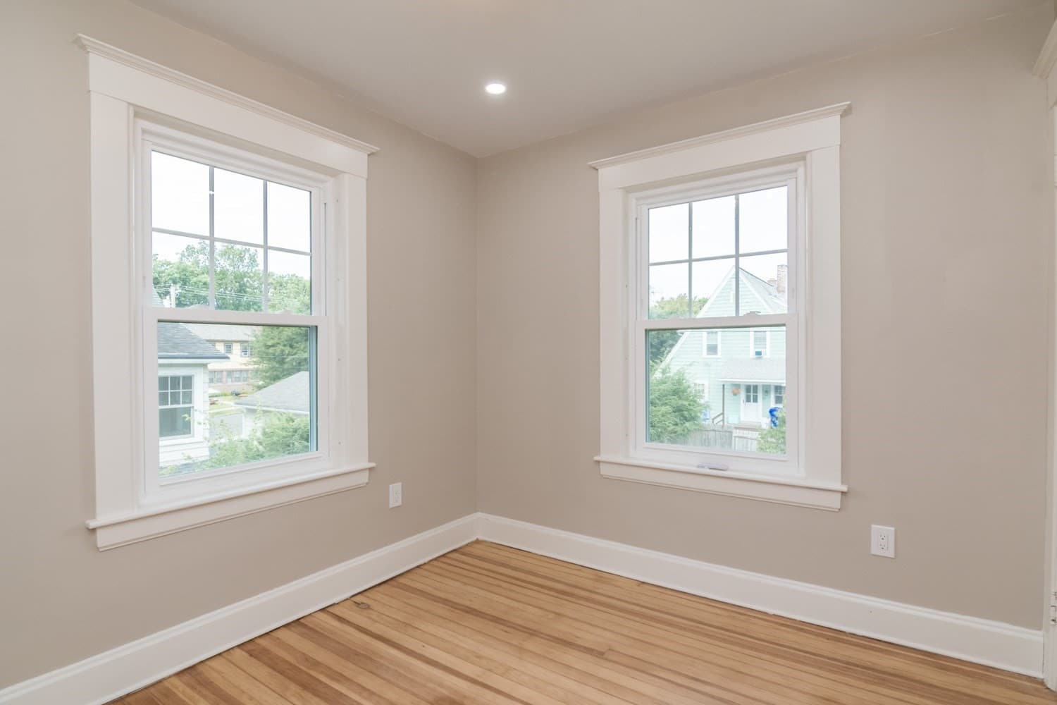 Single Family Residence at 41 Dartmouth St, Holyoke MA 01040, Holyoke, photo 31 of 42