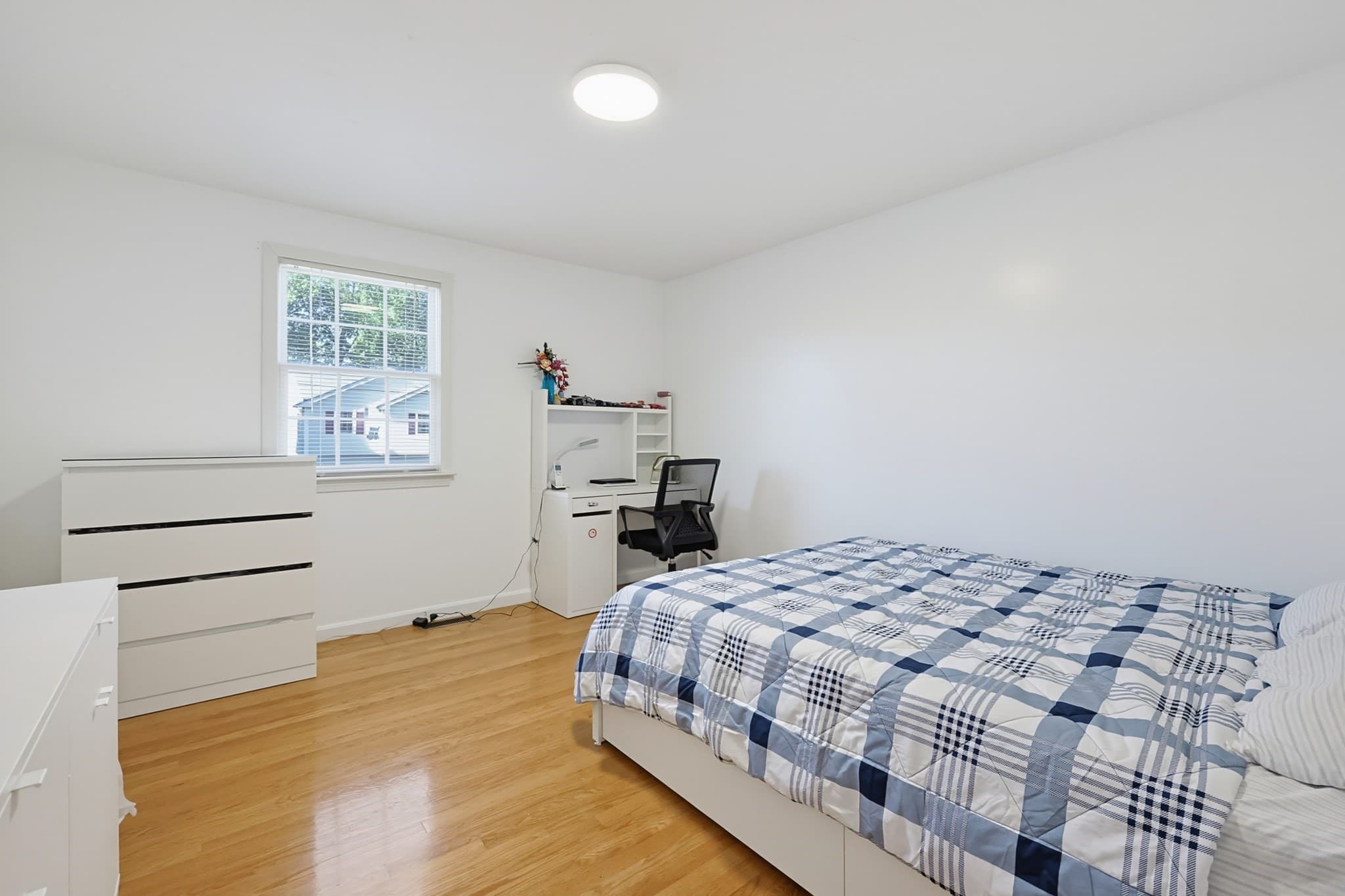 Single Family Residence at 5 Ivy Cir, Randolph MA 02368, Randolph, photo 23 of 36