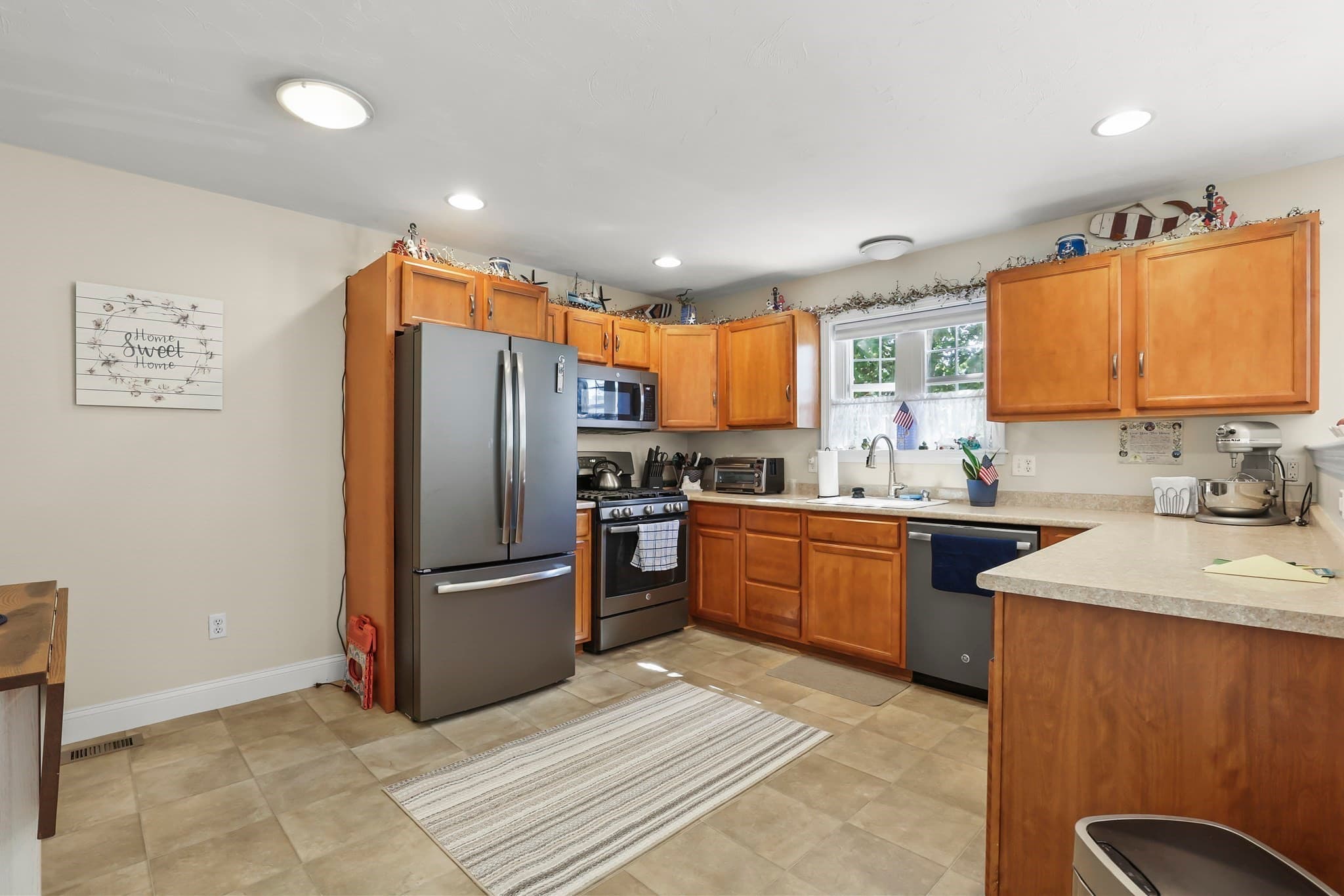 Condominium at 2 Rosemary Ln # A, Wareham MA 02571, Wareham, photo 15 of 38