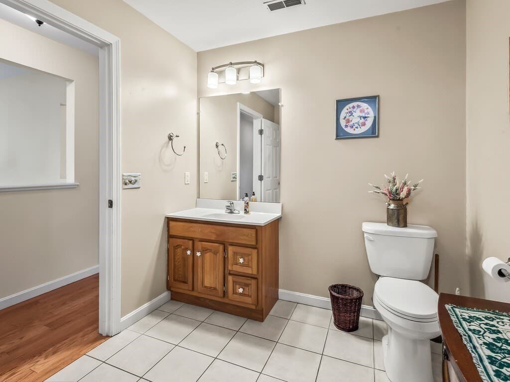 Condominium at 92 Colonial Dr # 92, Sturbridge MA 01566, Sturbridge, photo 27 of 42