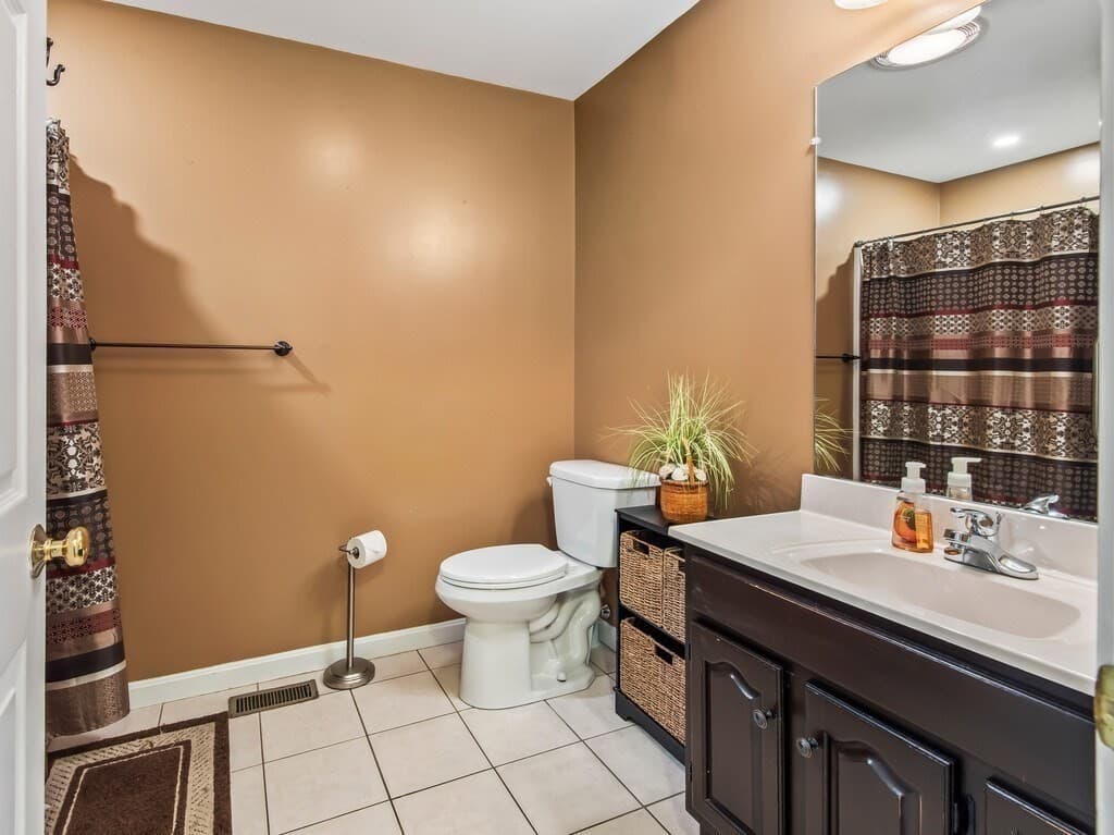 Condominium at 92 Colonial Dr # 92, Sturbridge MA 01566, Sturbridge, photo 20 of 42