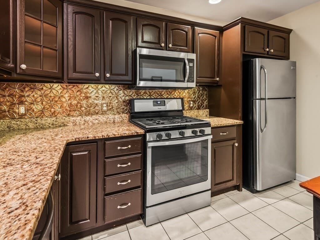Condominium at 92 Colonial Dr # 92, Sturbridge MA 01566, Sturbridge, photo 9 of 42