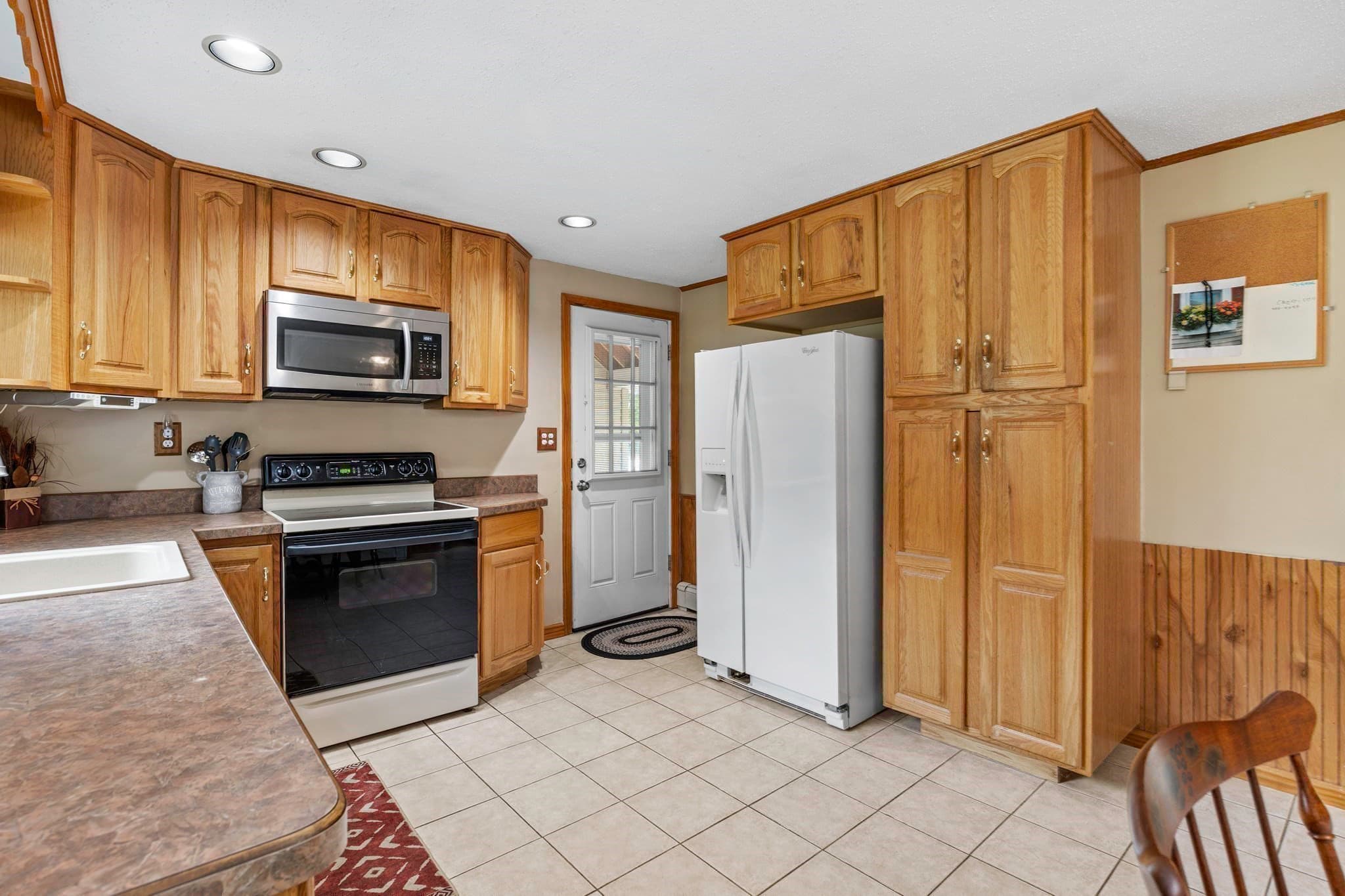 Single Family Residence at 254 Mccarthy Ave, Chicopee MA 01020, Chicopee, photo 7 of 36