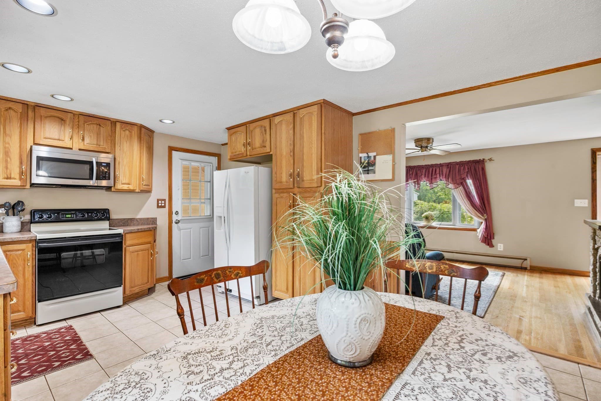 Single Family Residence at 254 Mccarthy Ave, Chicopee MA 01020, Chicopee, photo 8 of 36