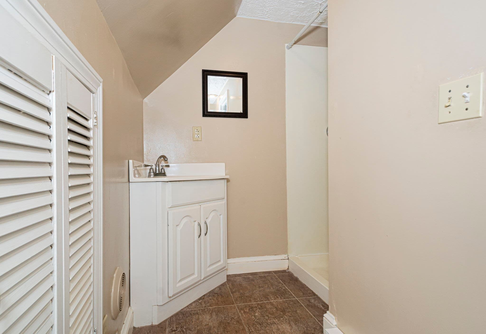 Single Family Residence at 336 Pommogussett Rd, Rutland MA 01543, Rutland, photo 17 of 20