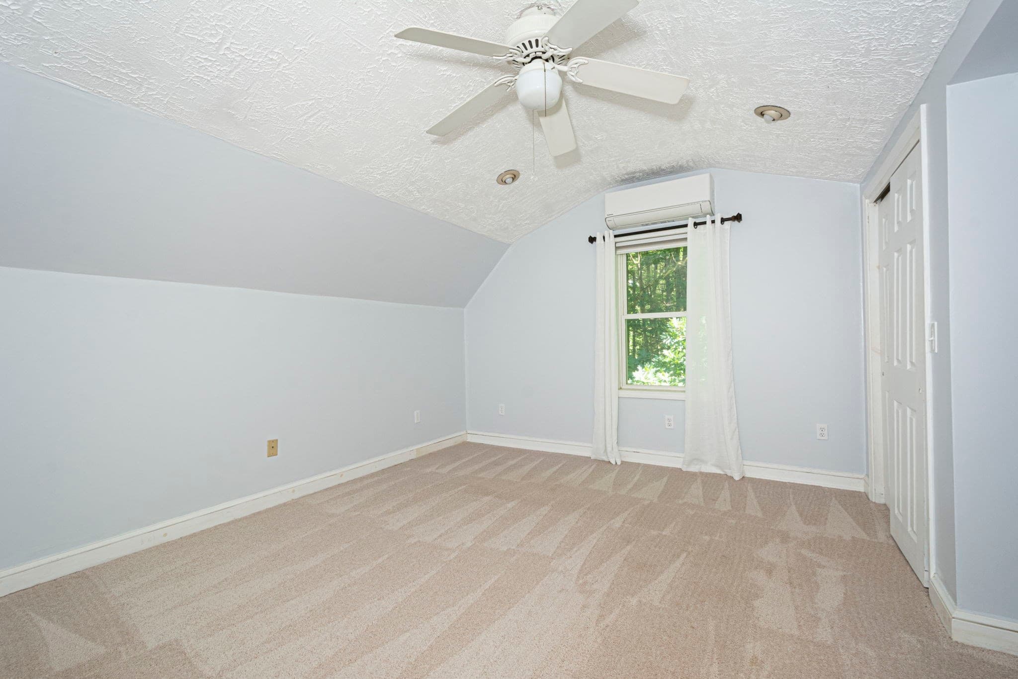 Single Family Residence at 336 Pommogussett Rd, Rutland MA 01543, Rutland, photo 15 of 20