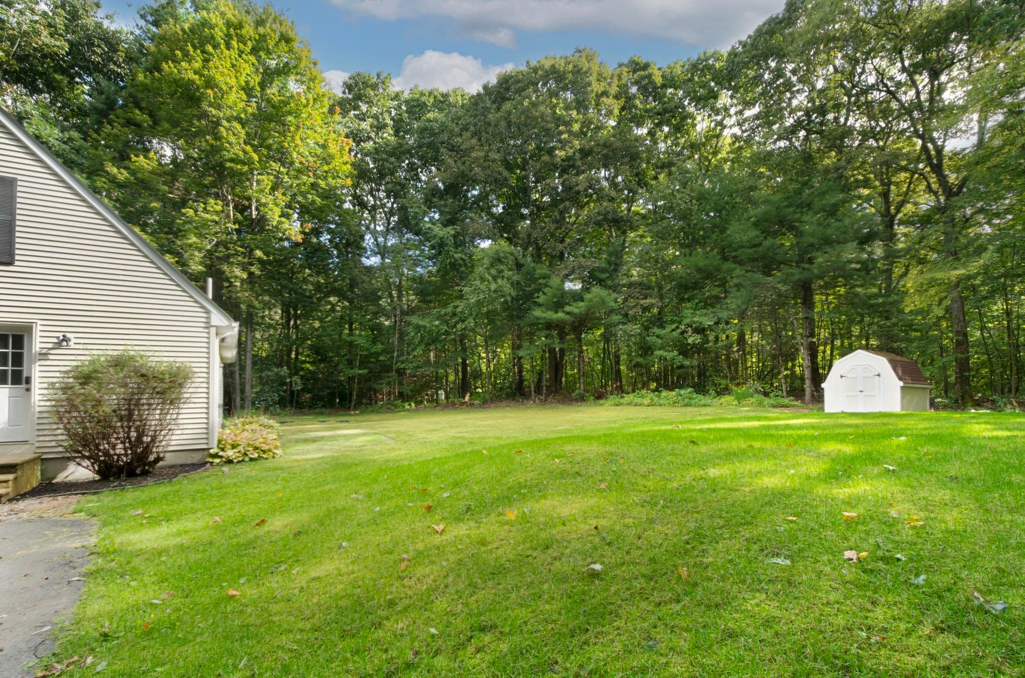 Single Family Residence at 336 Pommogussett Rd, Rutland MA 01543, Rutland, photo 4 of 20