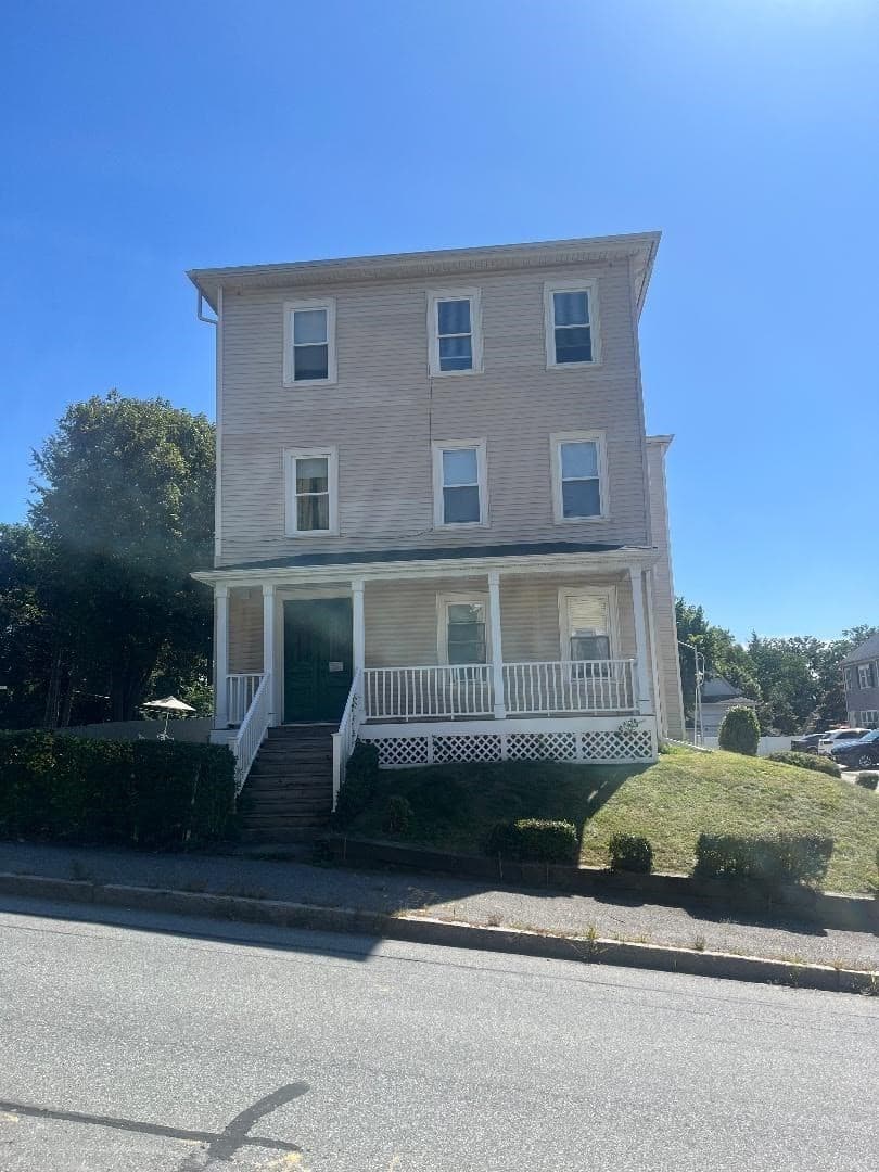7 Maxwell St, Worcester MA 01607