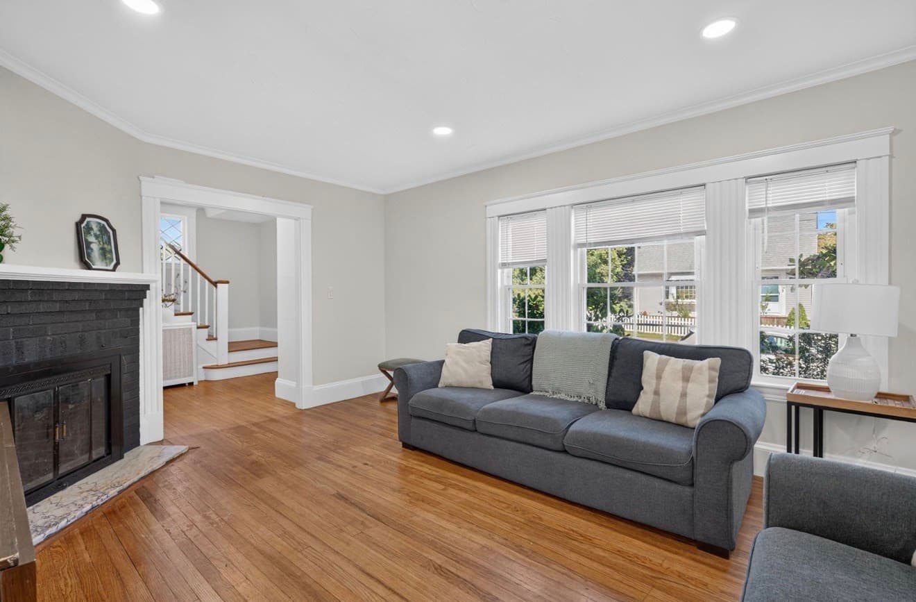 Single Family Residence at 118 Carroll Ave, Brockton MA 02301, Brockton, photo 2 of 14