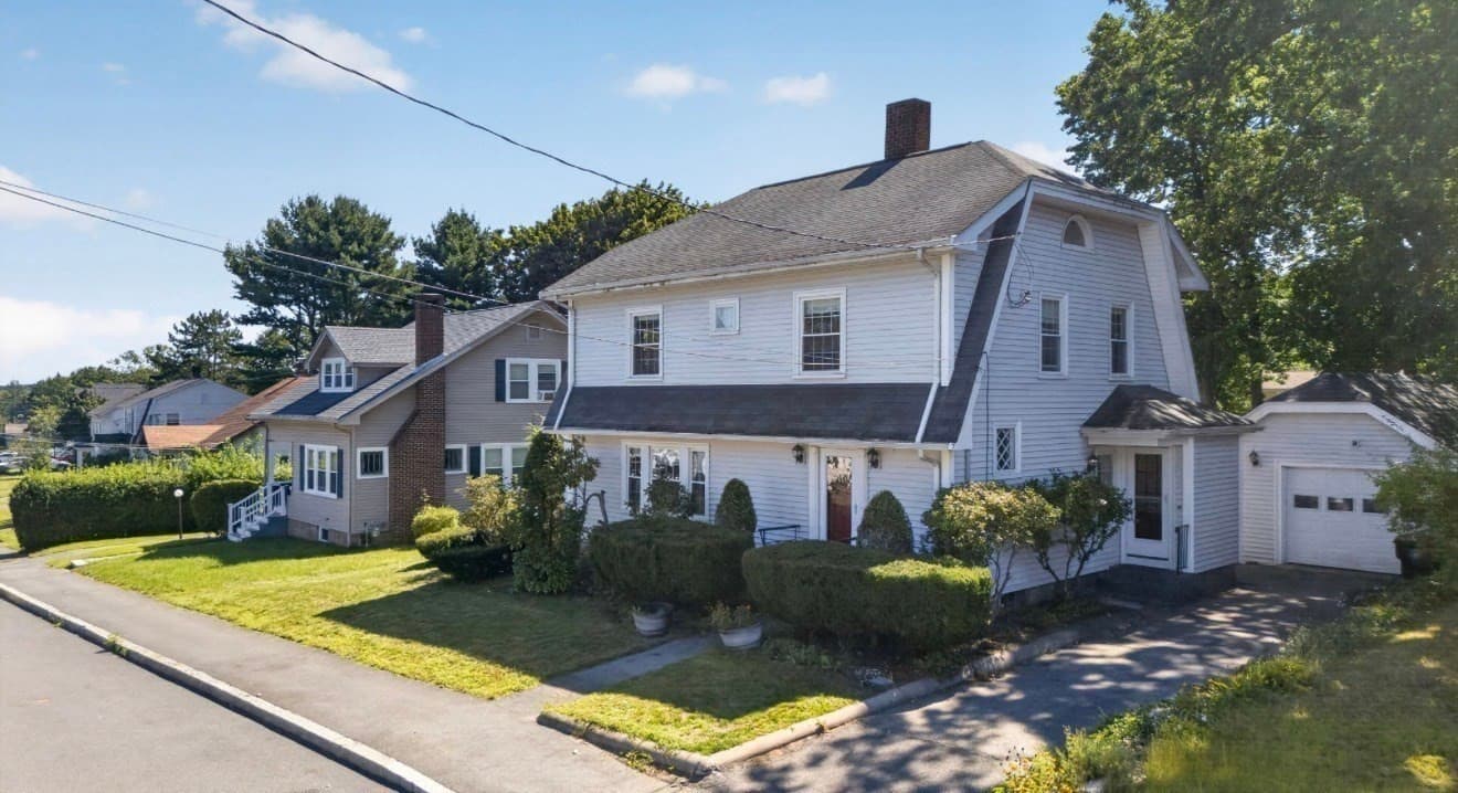 Single Family Residence at 118 Carroll Ave, Brockton MA 02301, Brockton, photo 5 of 14