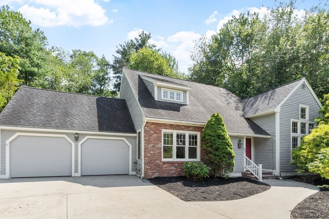 57 Cobblestone Circle, North Andover MA 01845