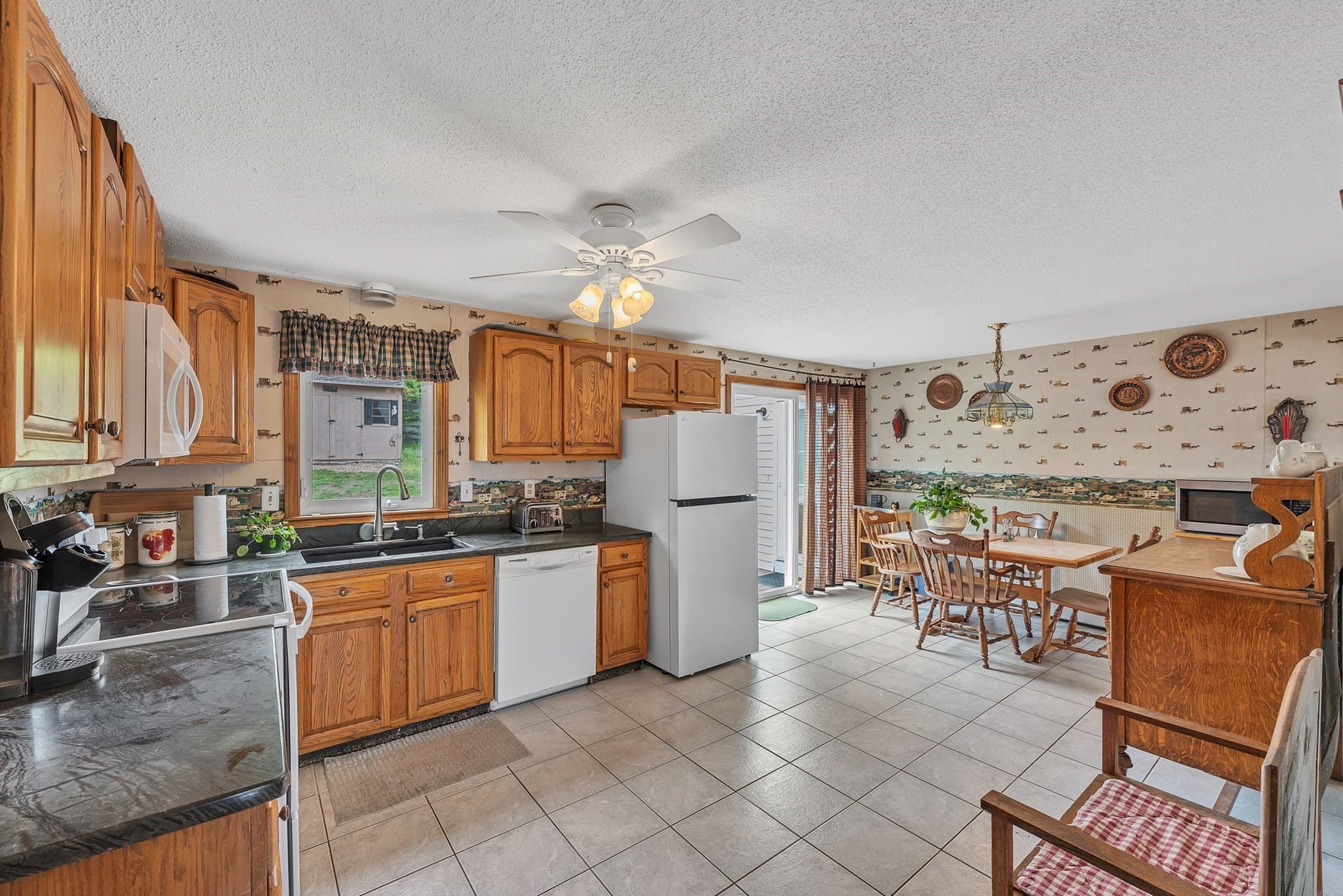 2 Family - 2 Units Side by Side at 101 Long Hill Dr, Leominster MA 01453, Leominster, photo 6 of 39
