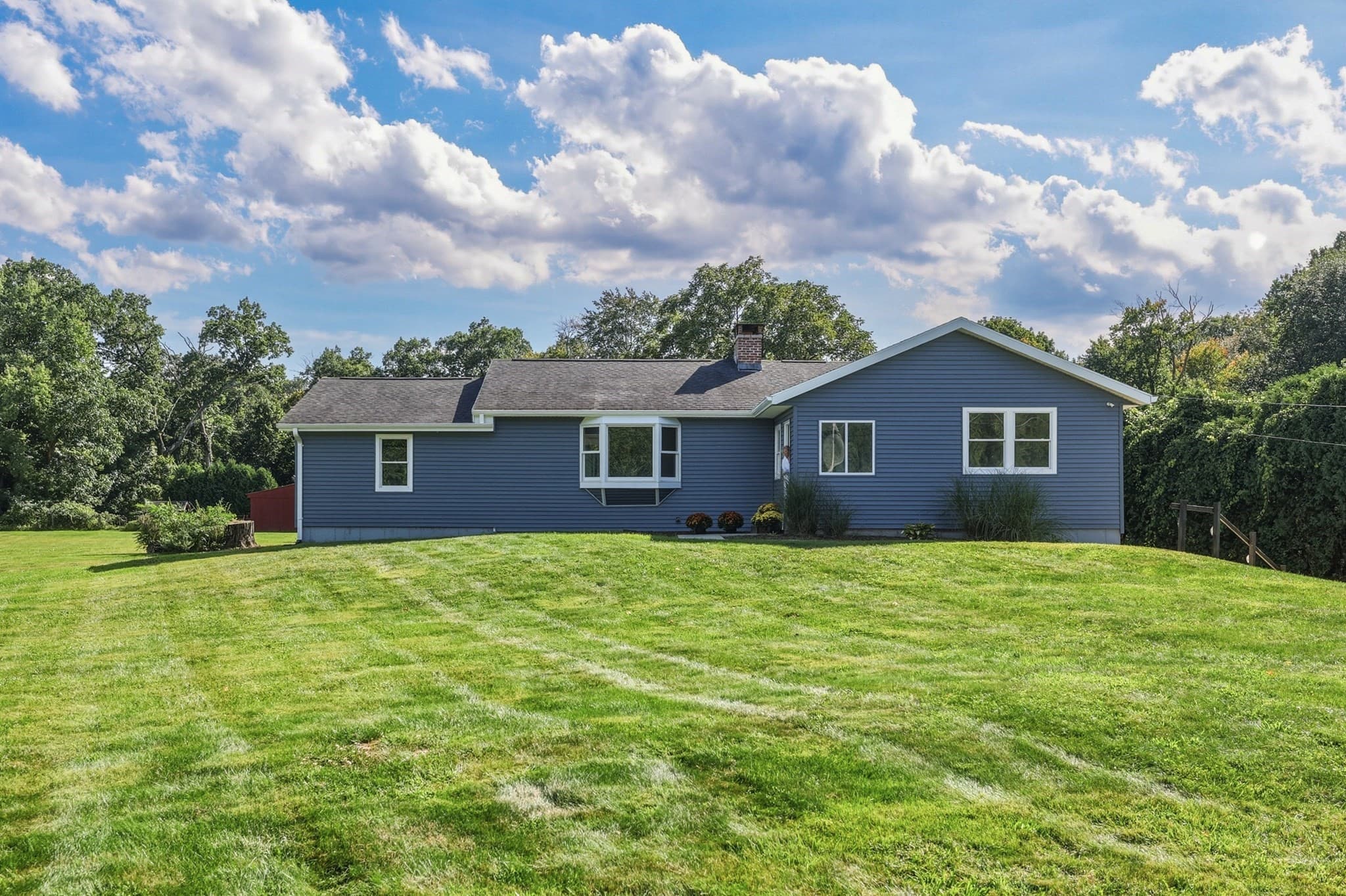 27 Huntington Rd, Hadley MA 01035