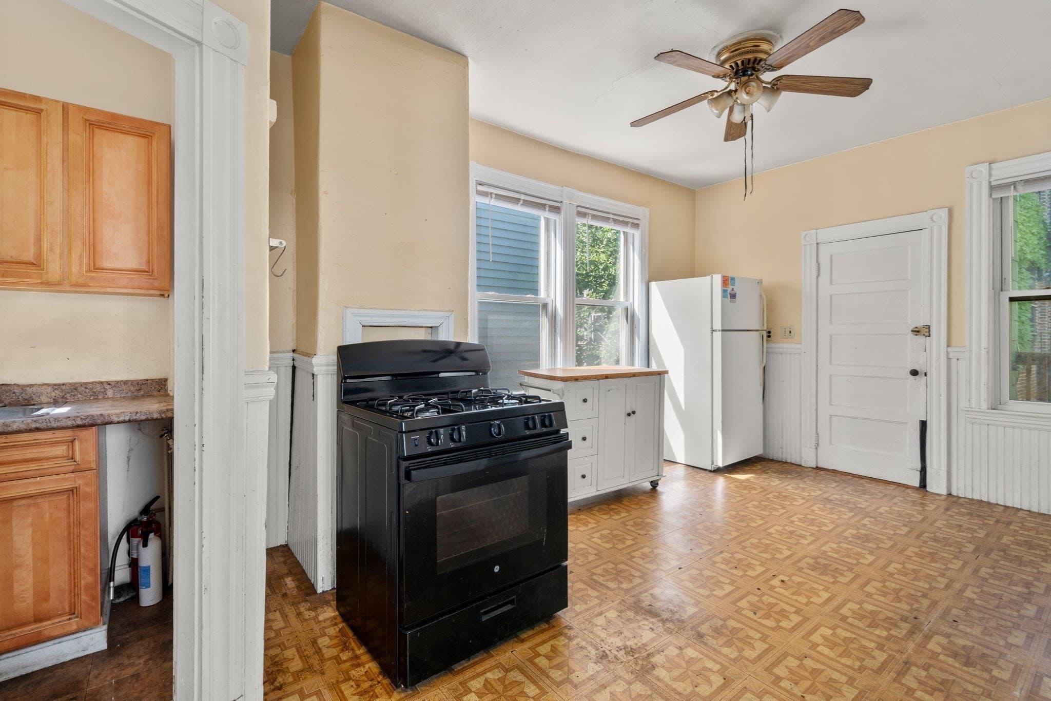 3 Family - 3 Units Up/Down at 735 Parker Street, Boston MA 02120, Boston, photo 4 of 42